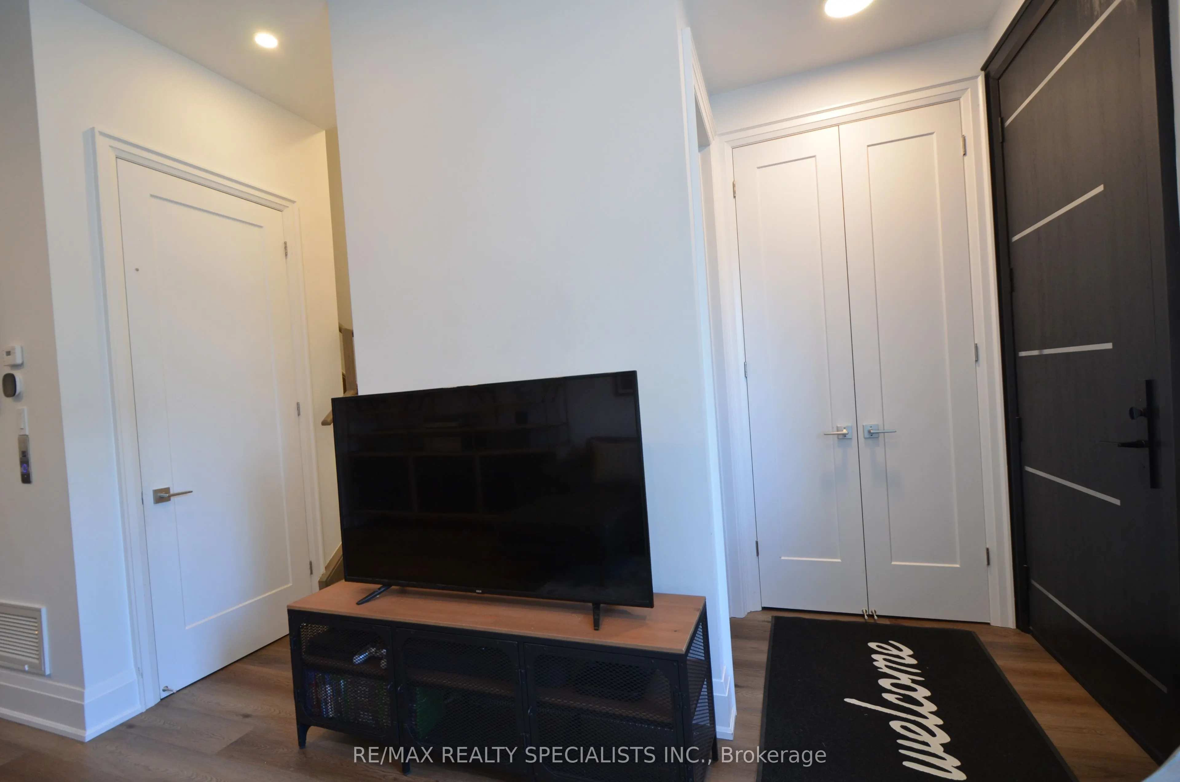 127 HIGH Street W, #27