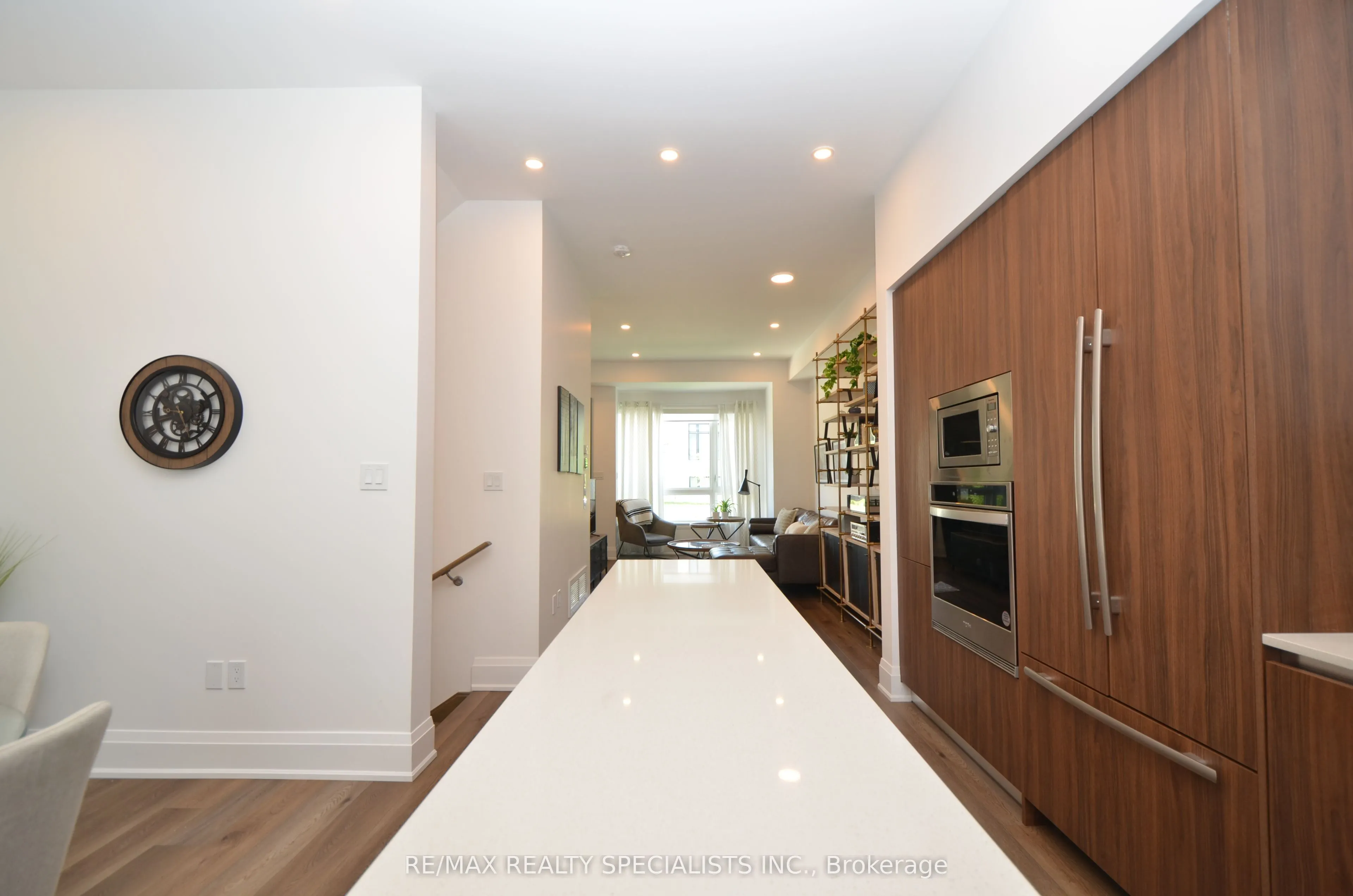 127 HIGH Street W, #27