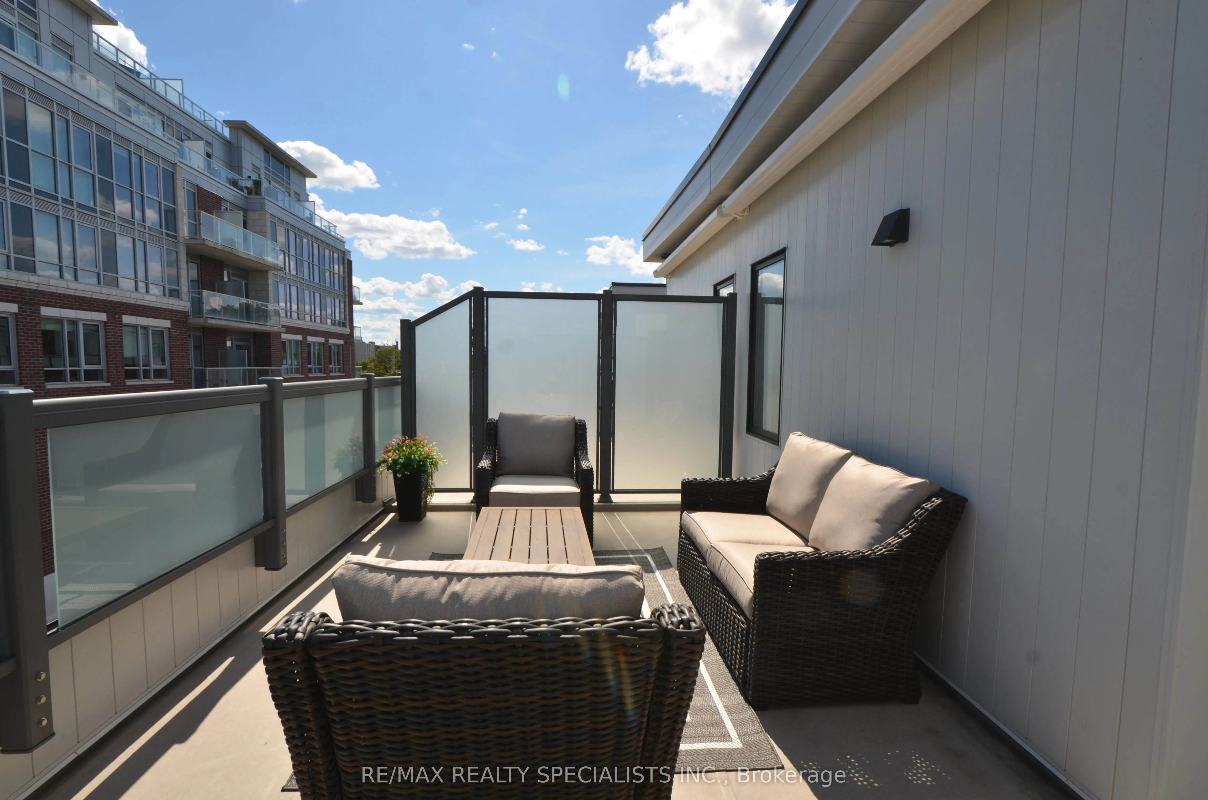 127 HIGH Street W, #27