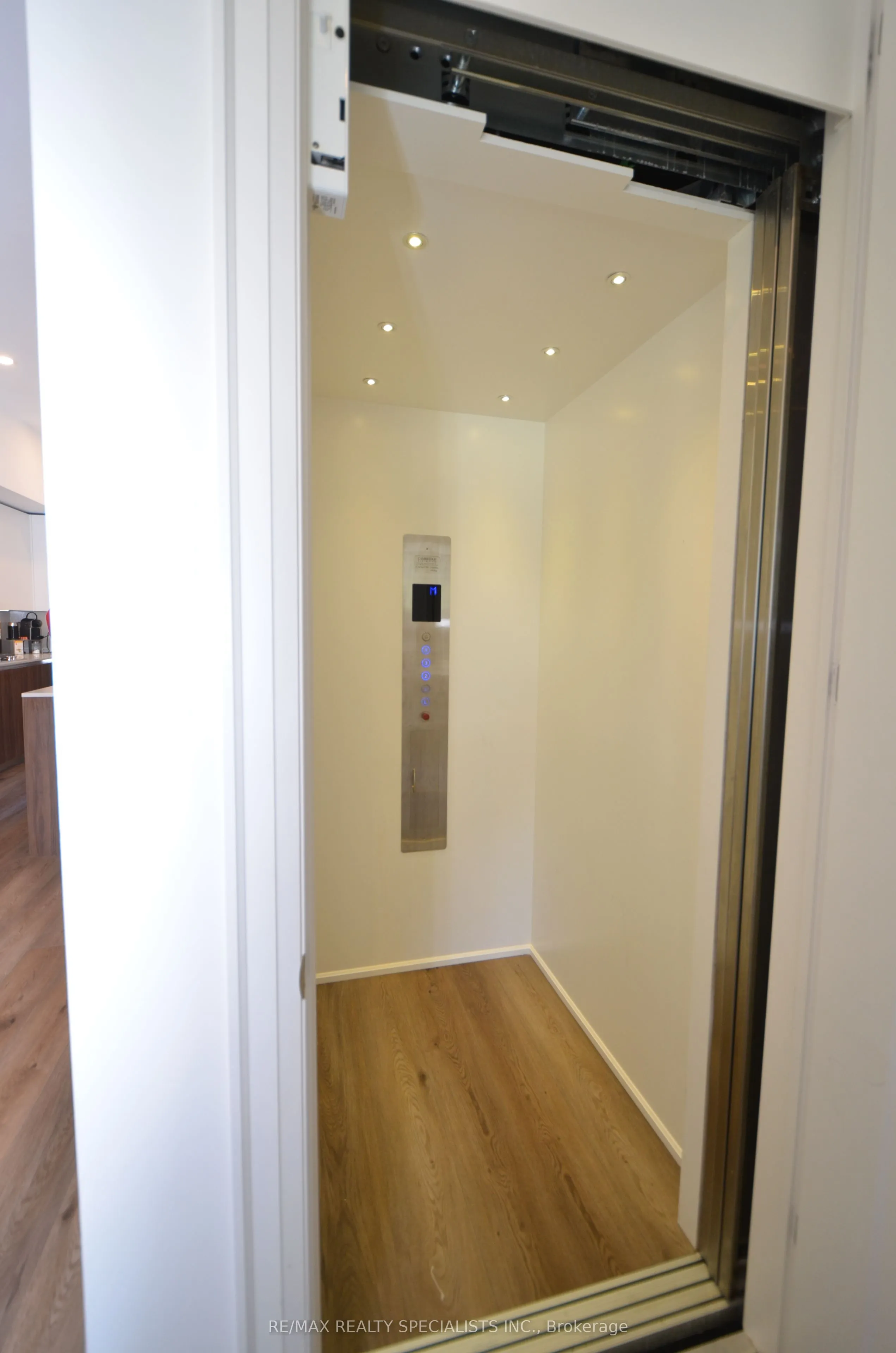 127 HIGH Street W, #27