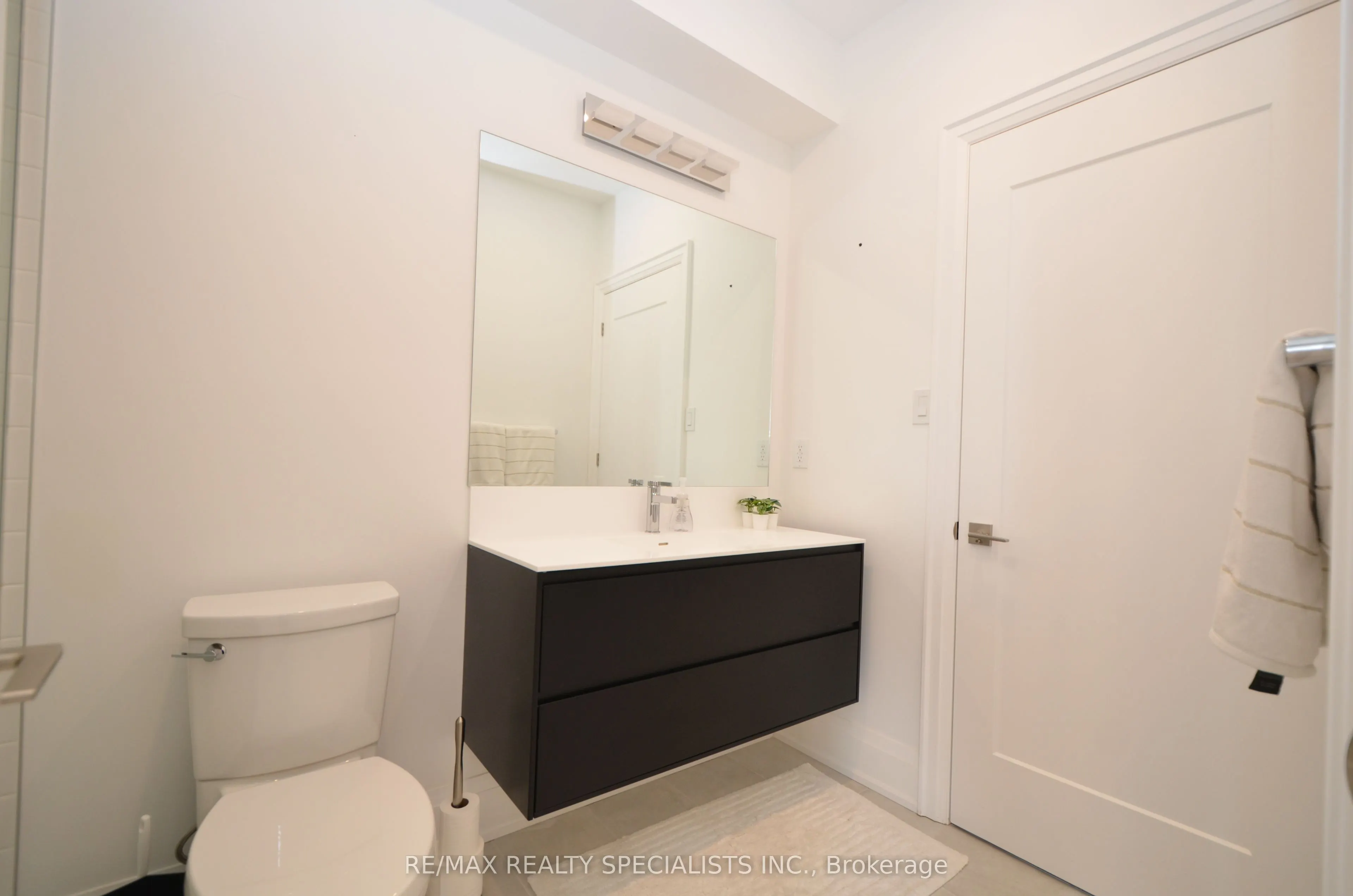 127 HIGH Street W, #27