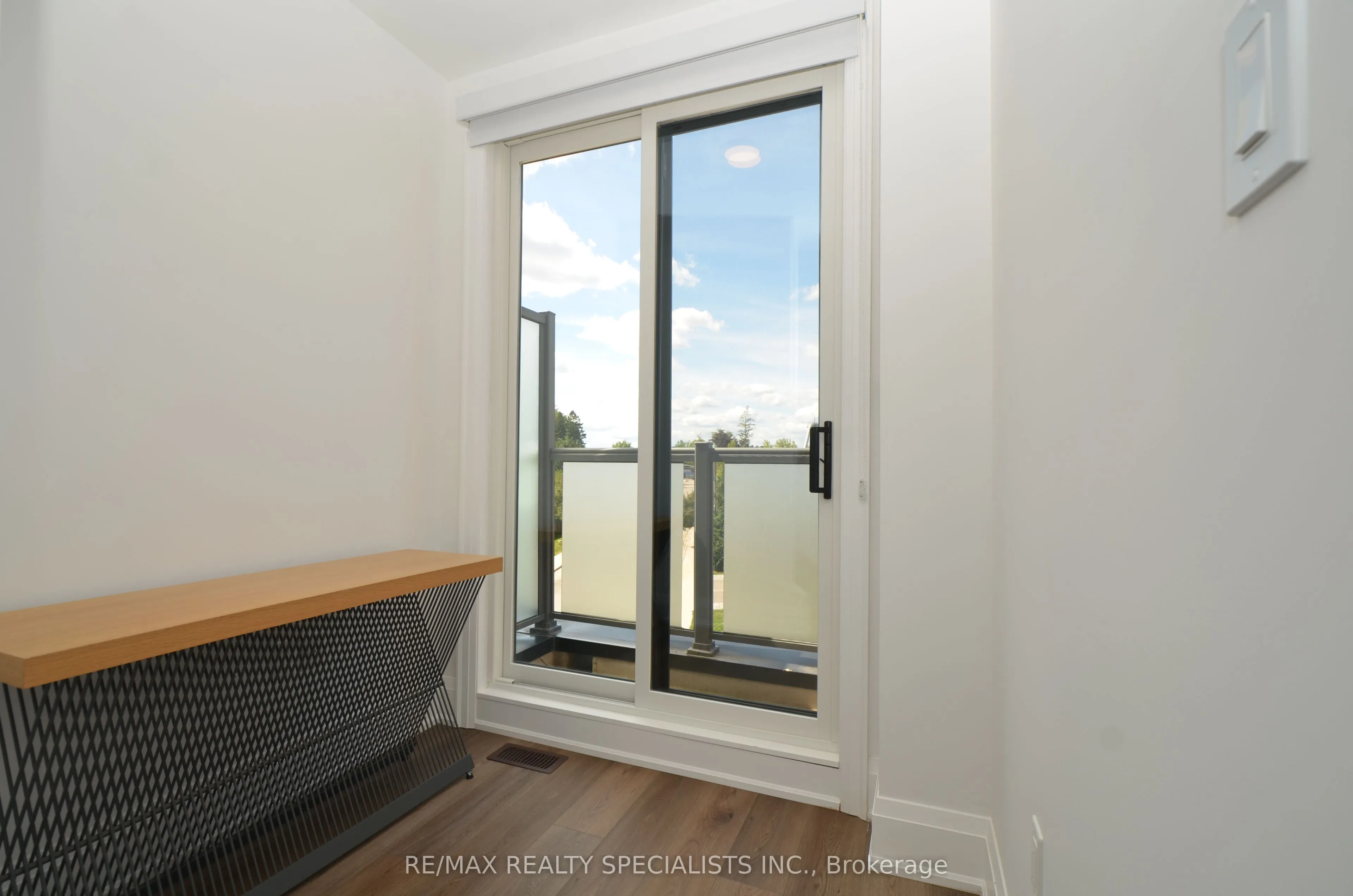 127 HIGH Street W, #27