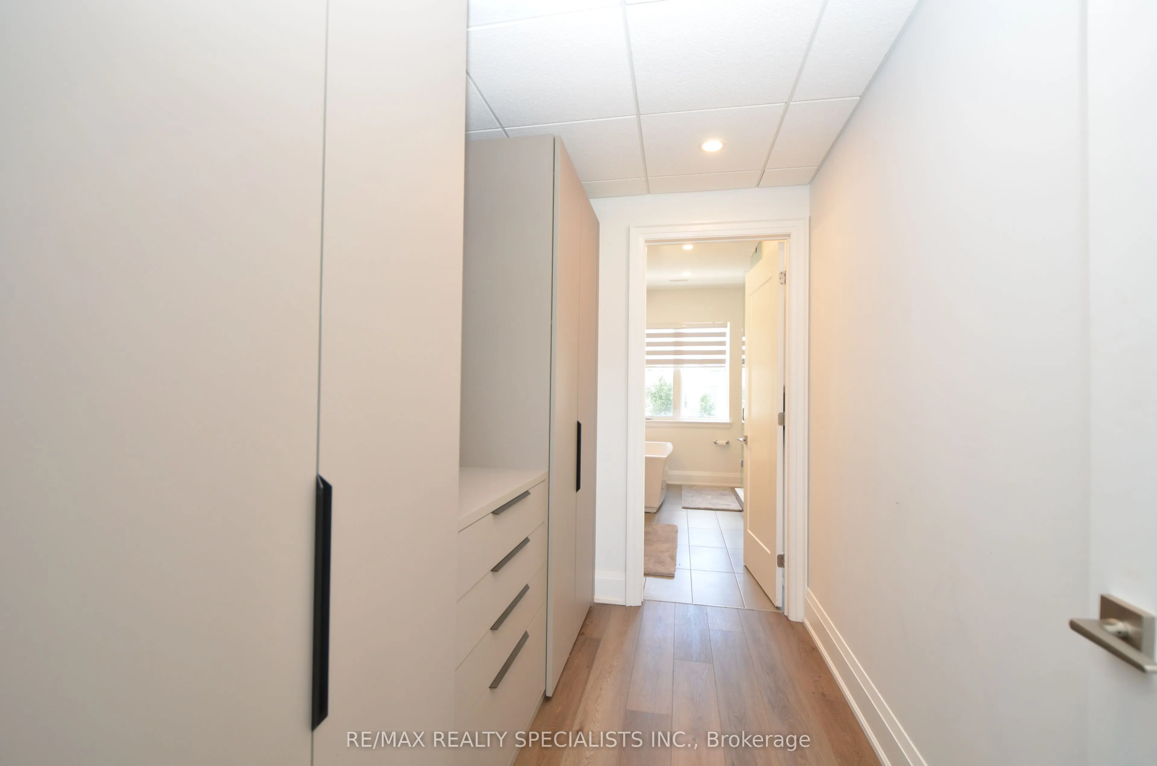127 HIGH Street W, #27