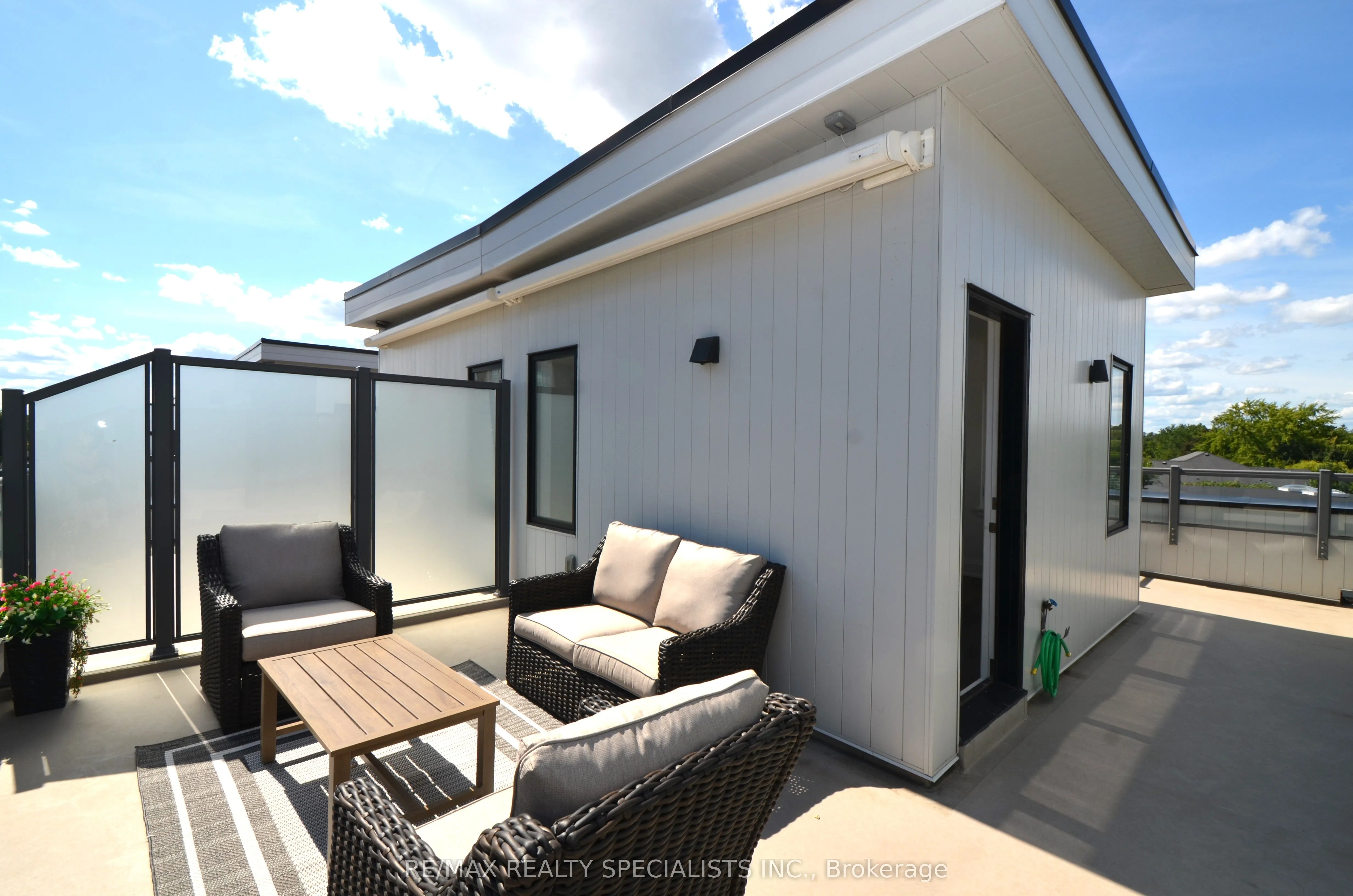 127 HIGH Street W, #27