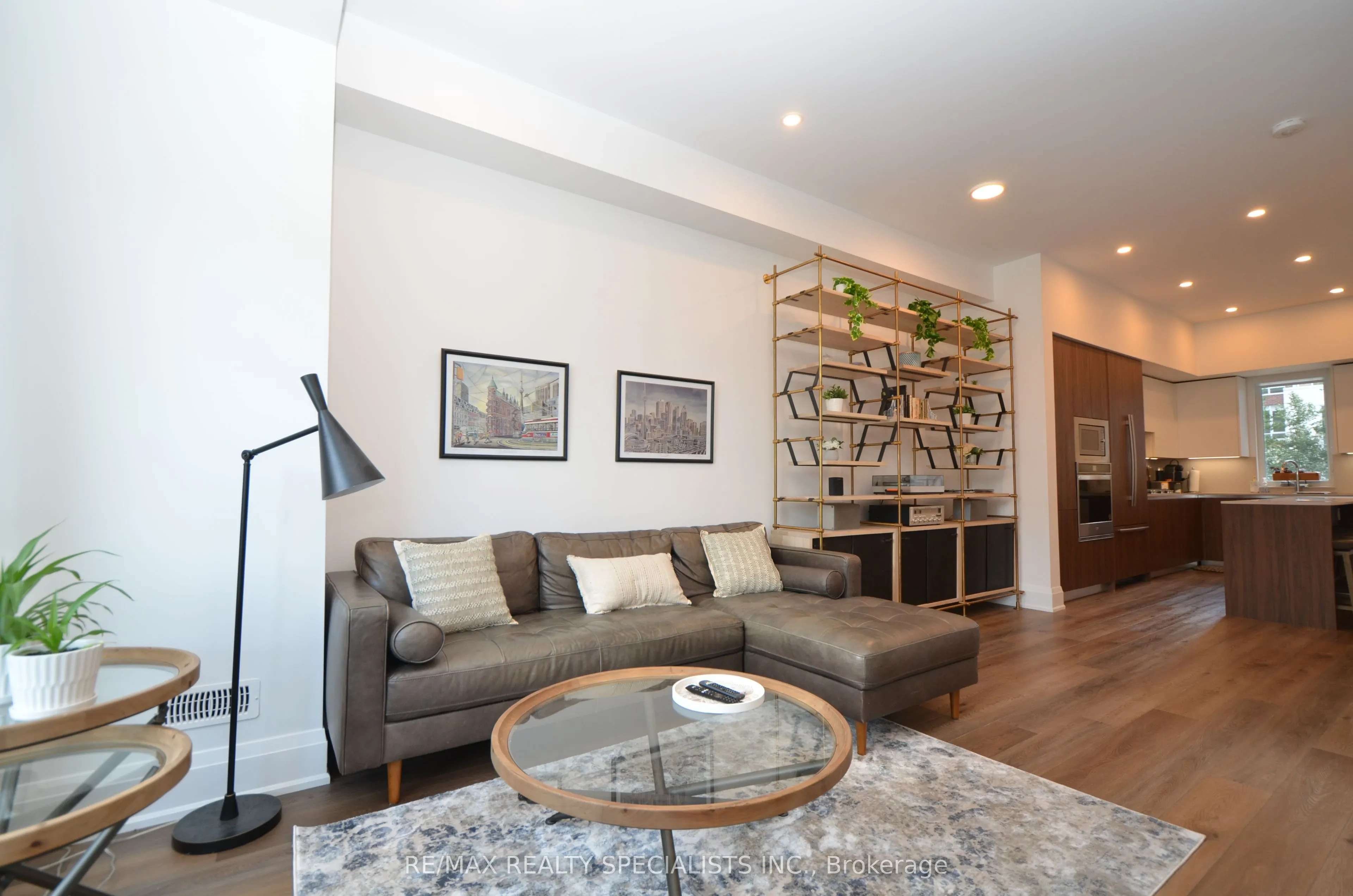 127 HIGH Street W, #27