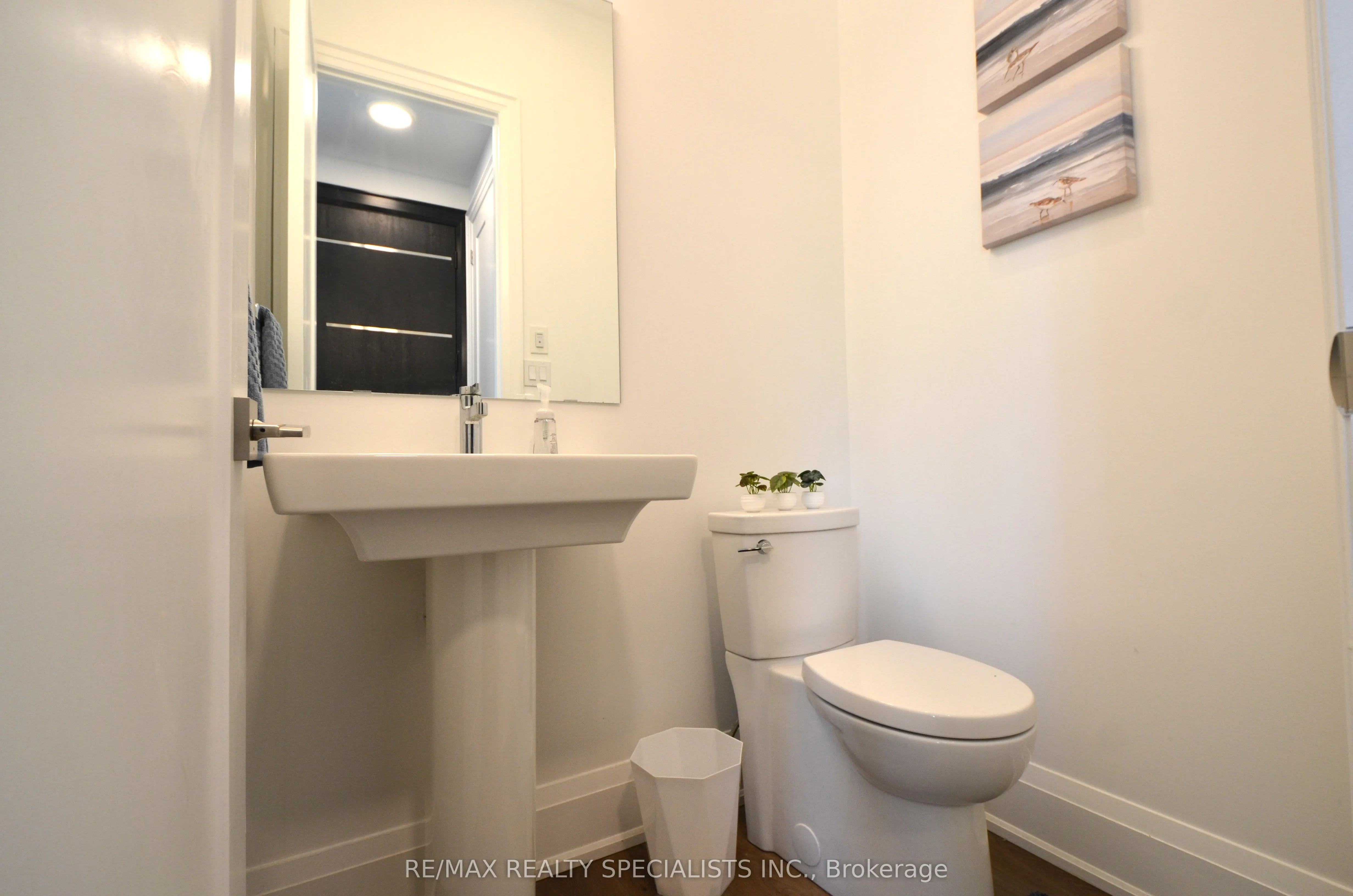 127 HIGH Street W, #27