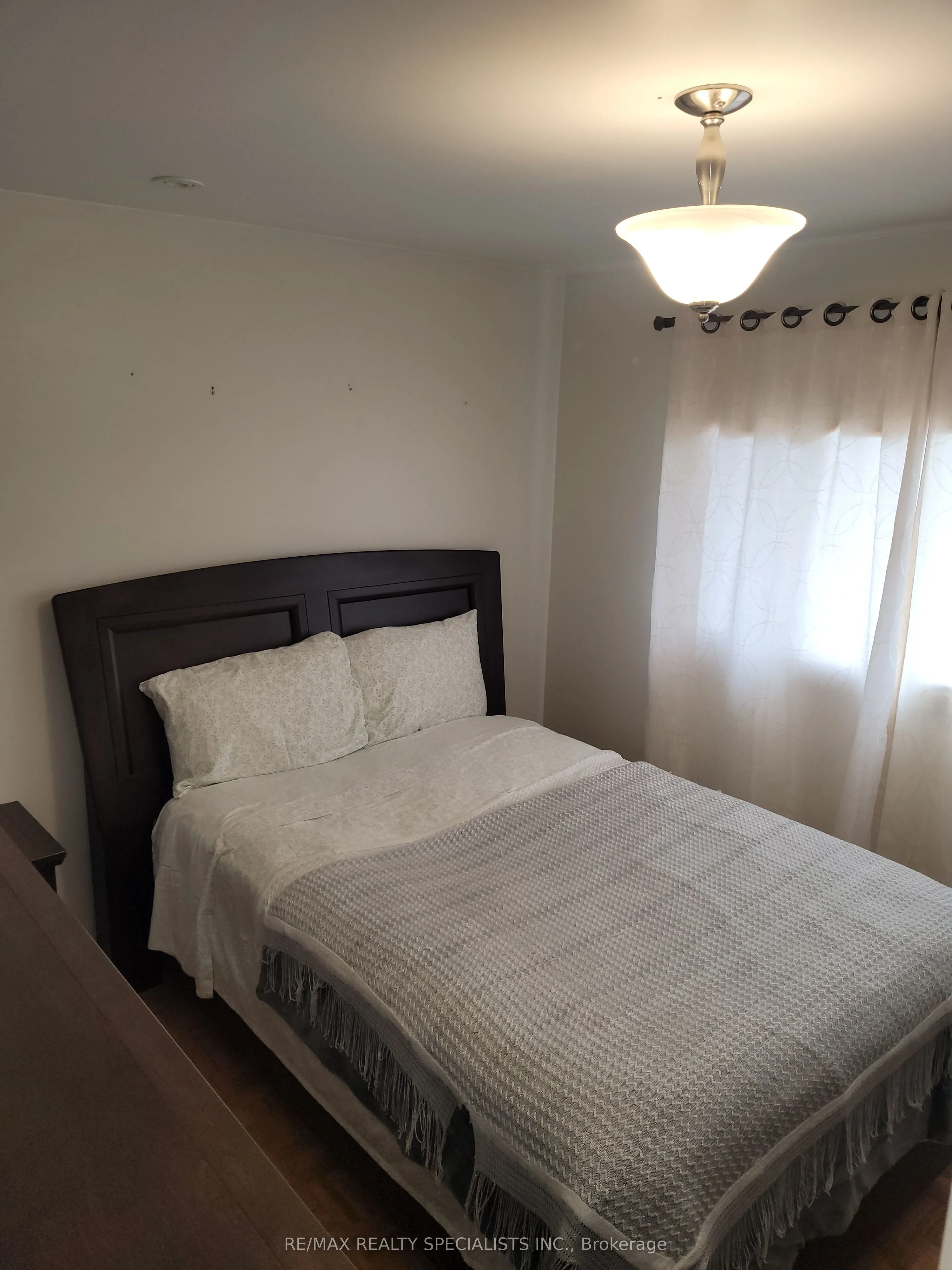 2252 Buttonbush Crescent, #Room 3