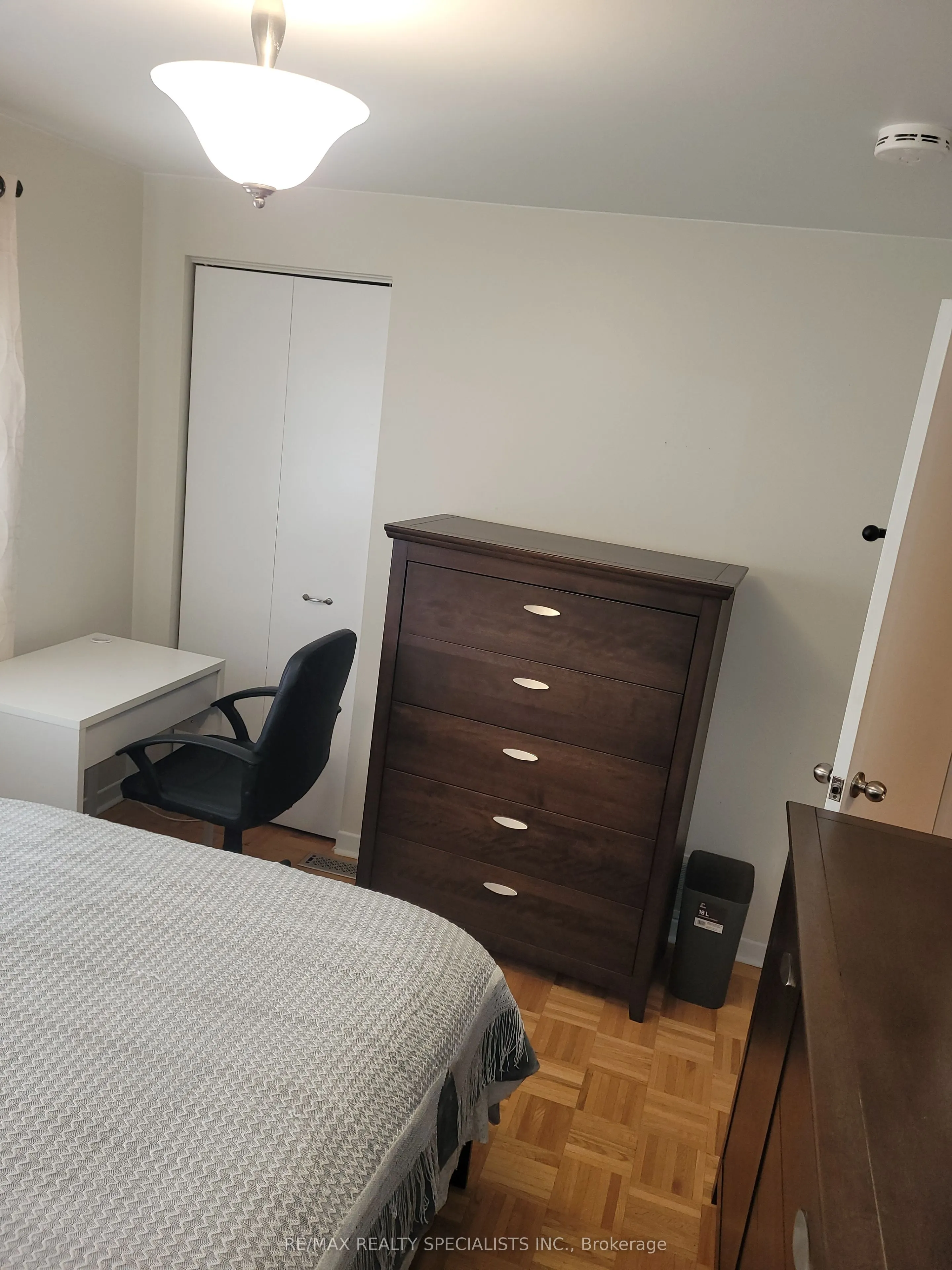 2252 Buttonbush Crescent, #Room 3