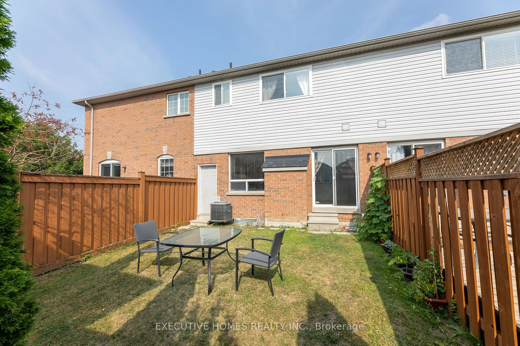 416 Hobbs Crescent