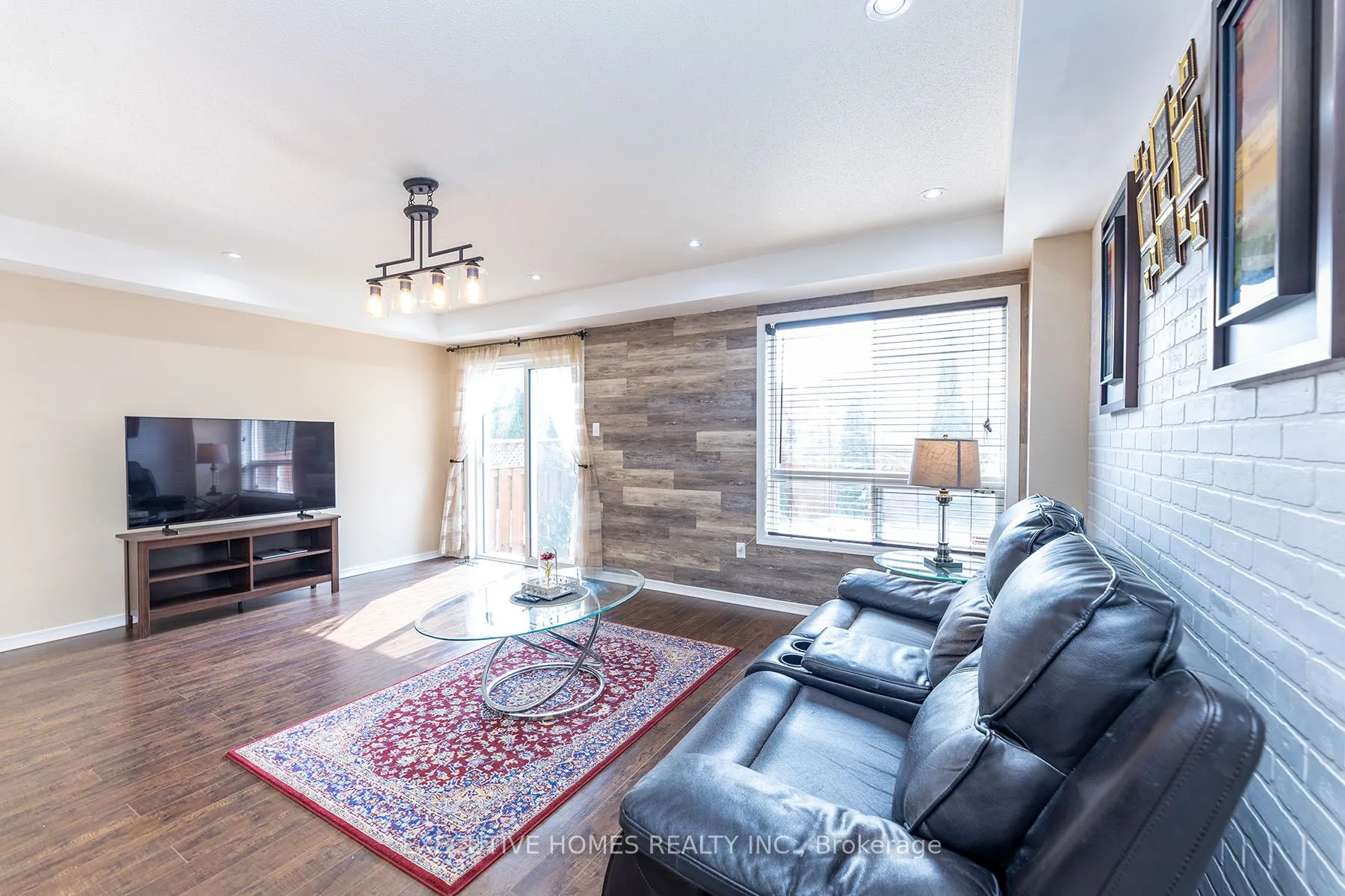416 Hobbs Crescent