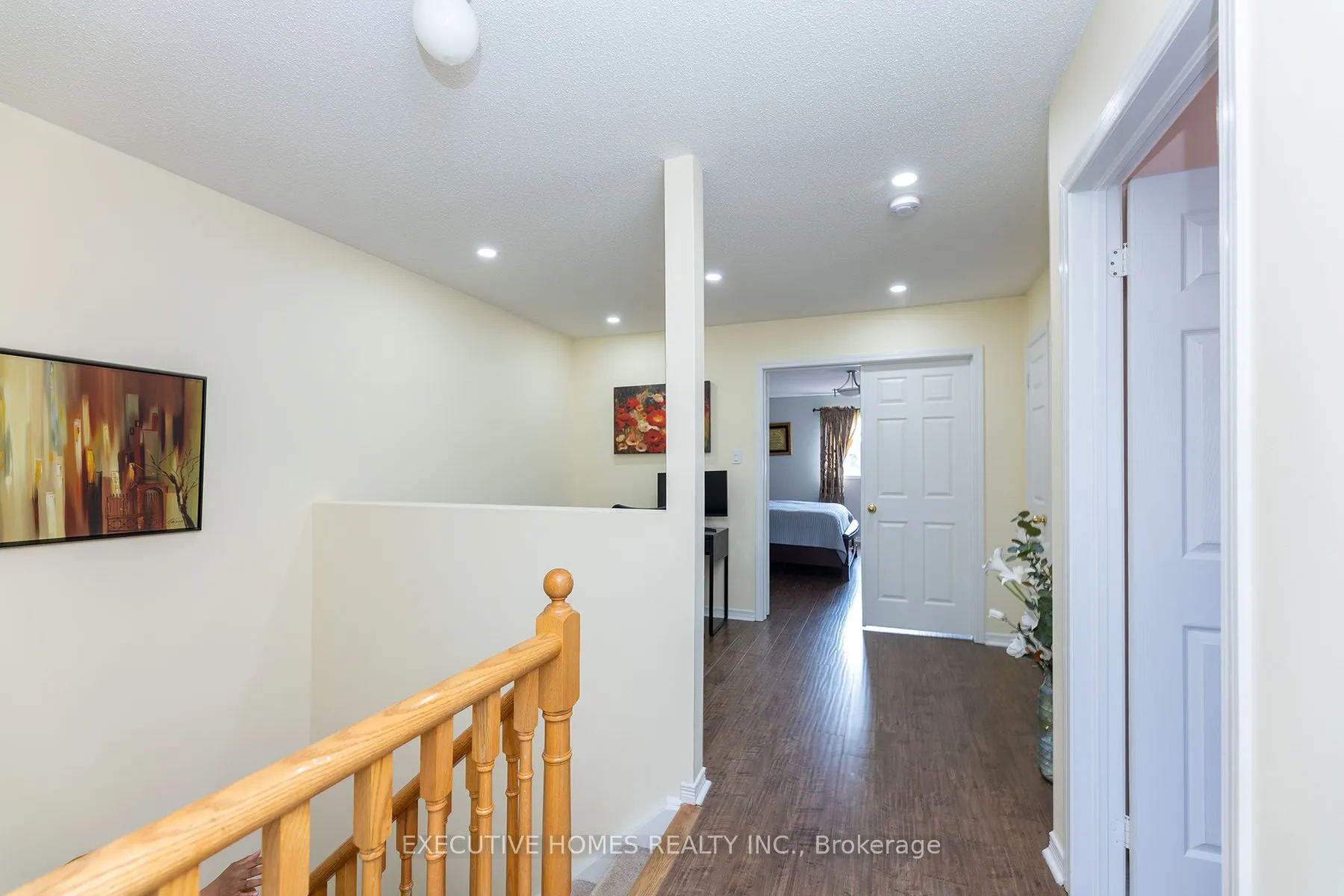416 Hobbs Crescent