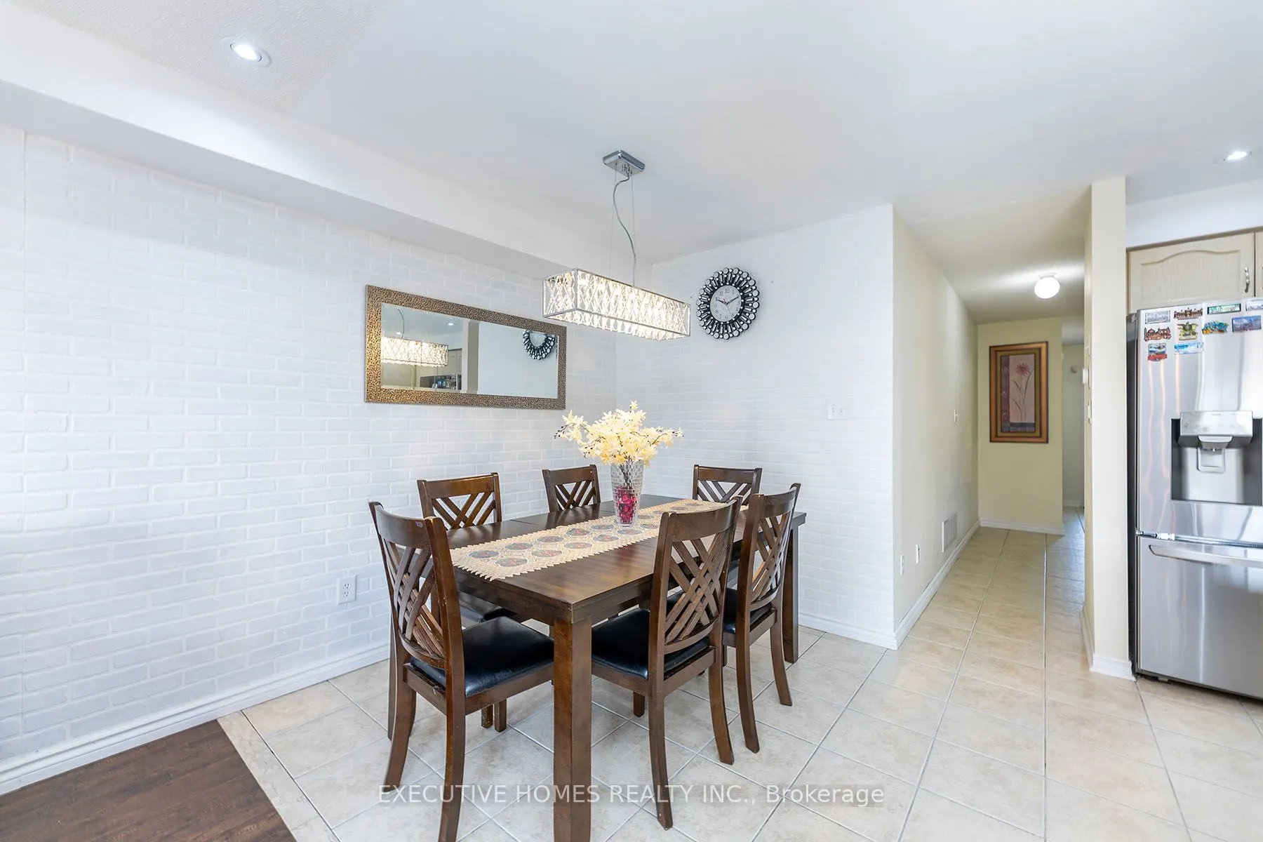 416 Hobbs Crescent