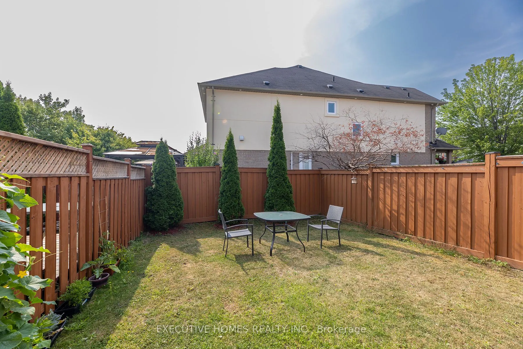 416 Hobbs Crescent