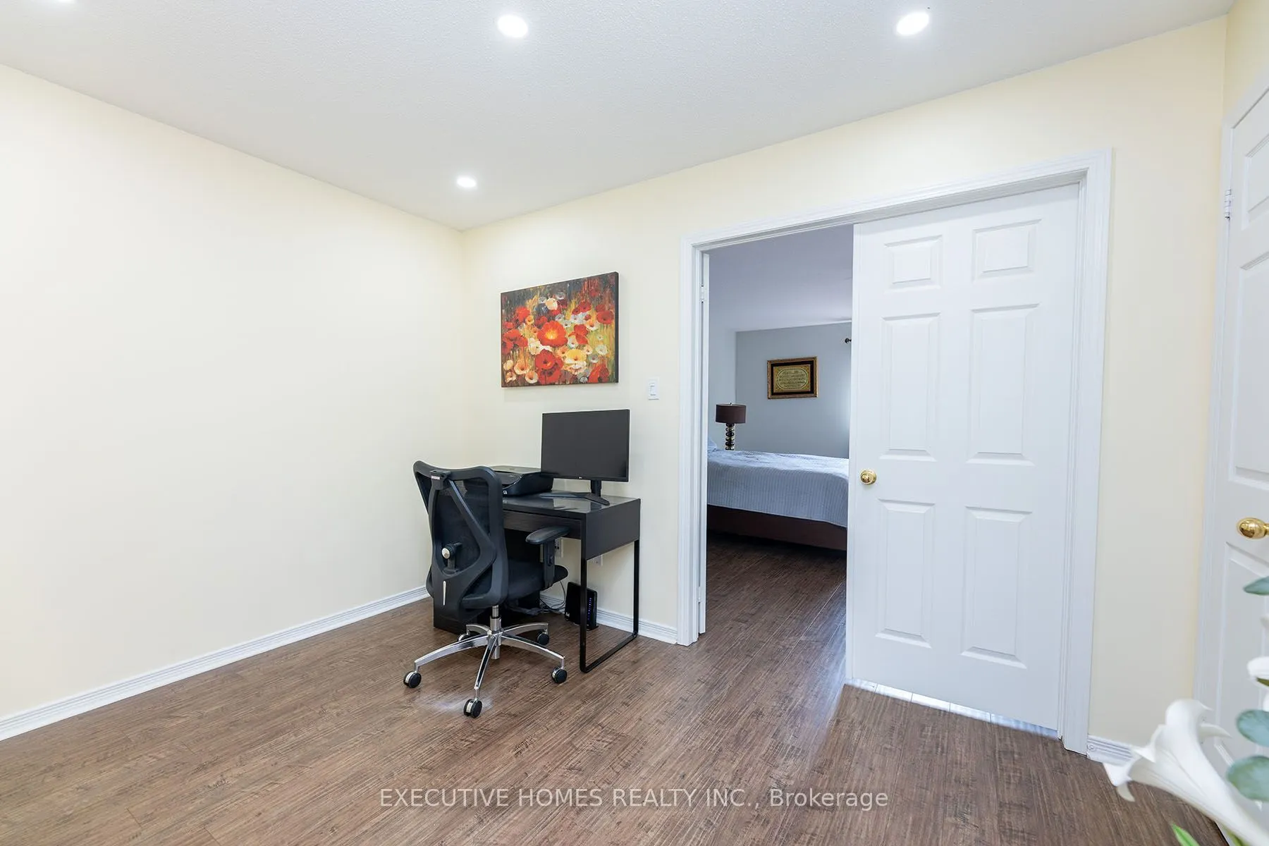 416 Hobbs Crescent