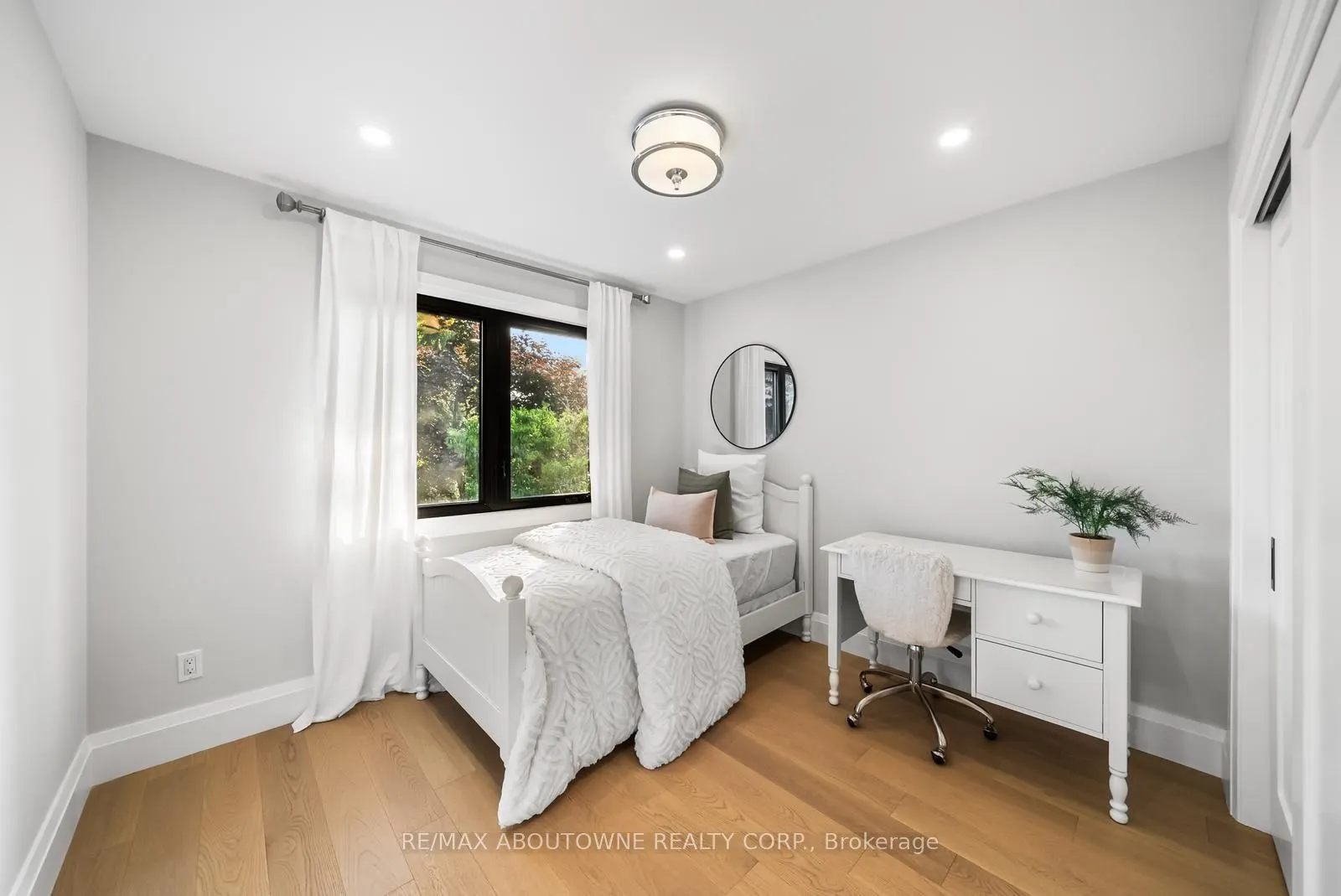 360 Claremont Crescent
