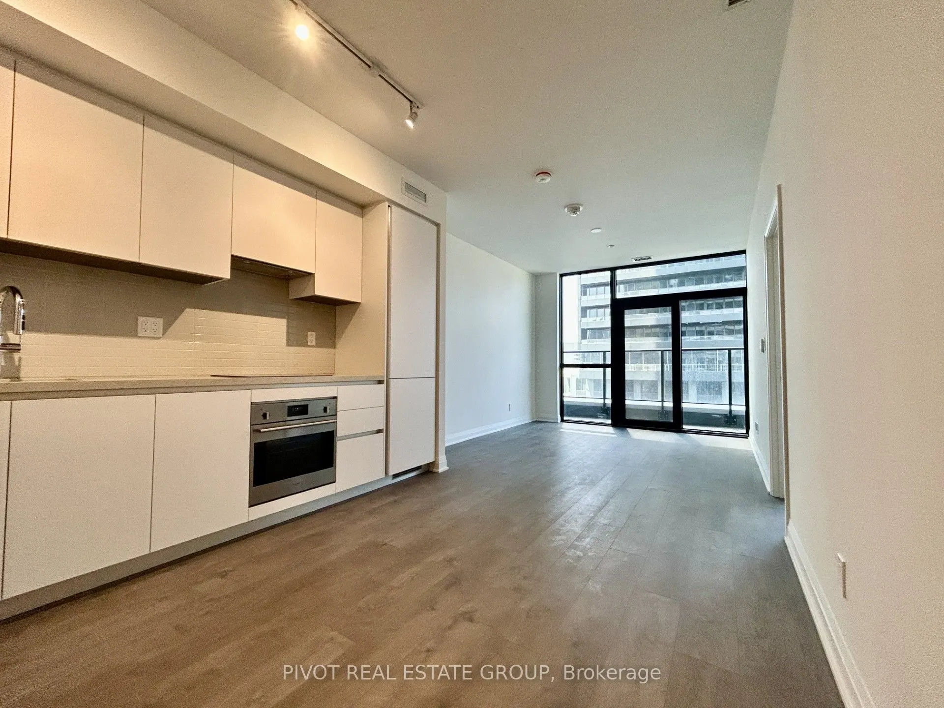 4015 The Exchange, #701