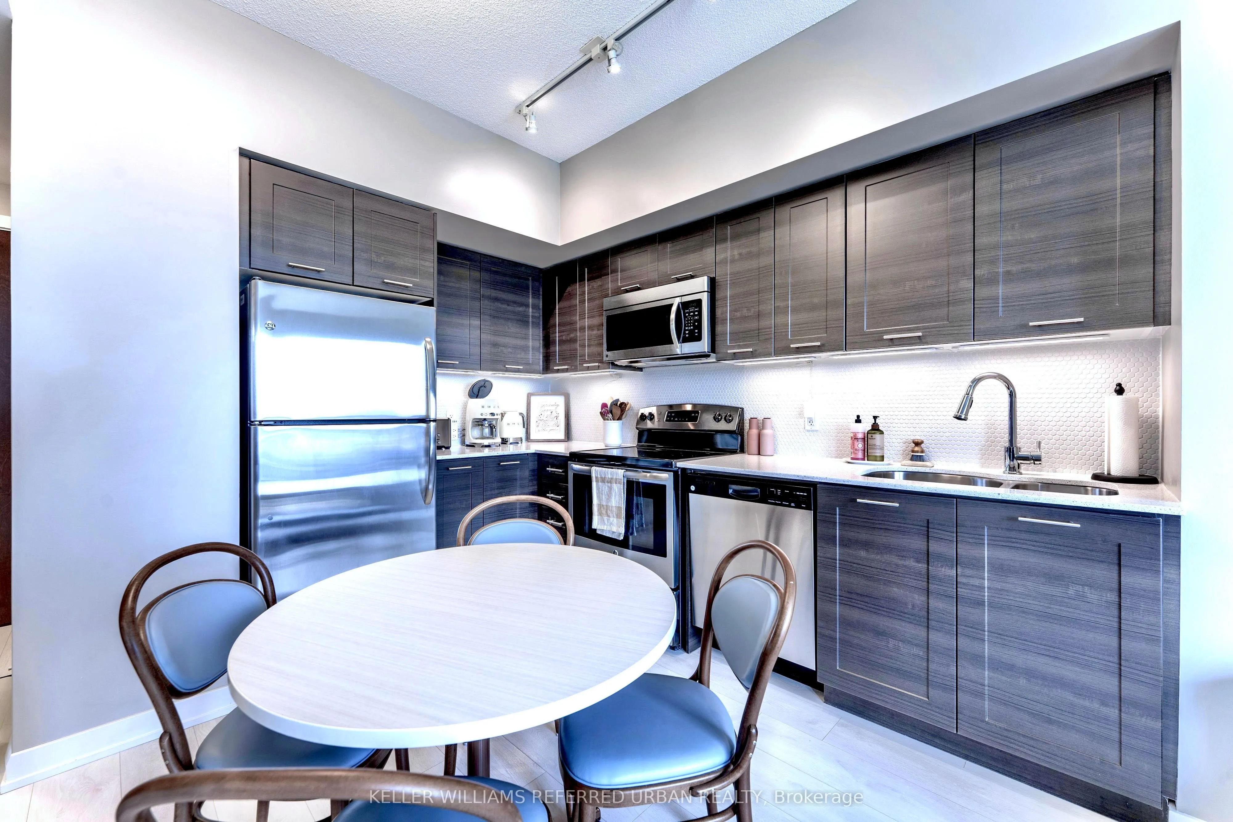2212 Lake Shore Boulevard W, #1005