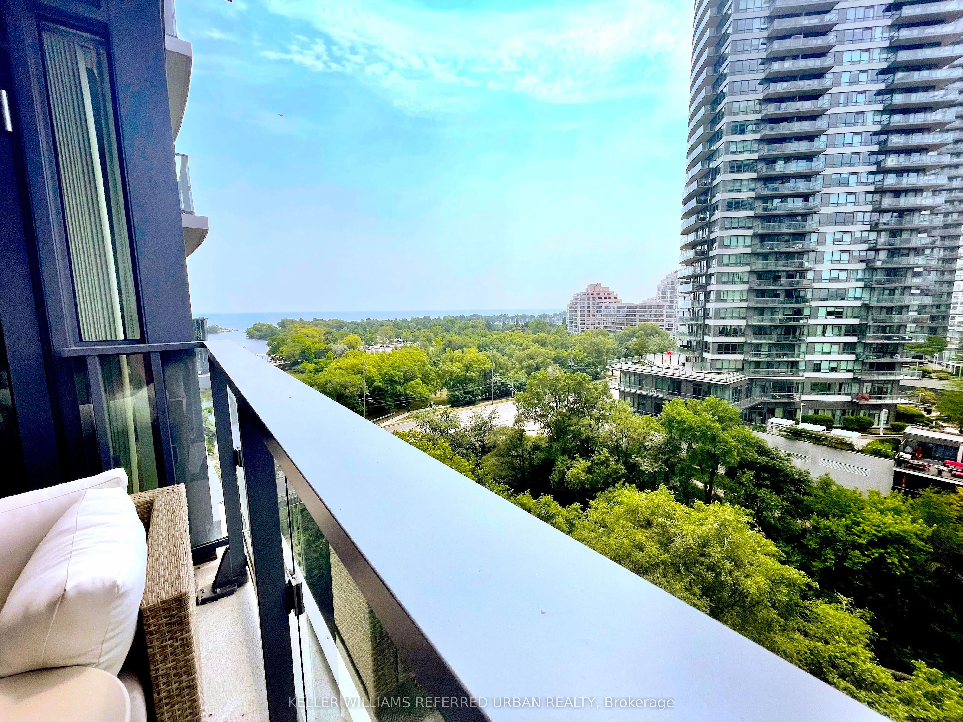 2212 Lake Shore Boulevard W, #1005