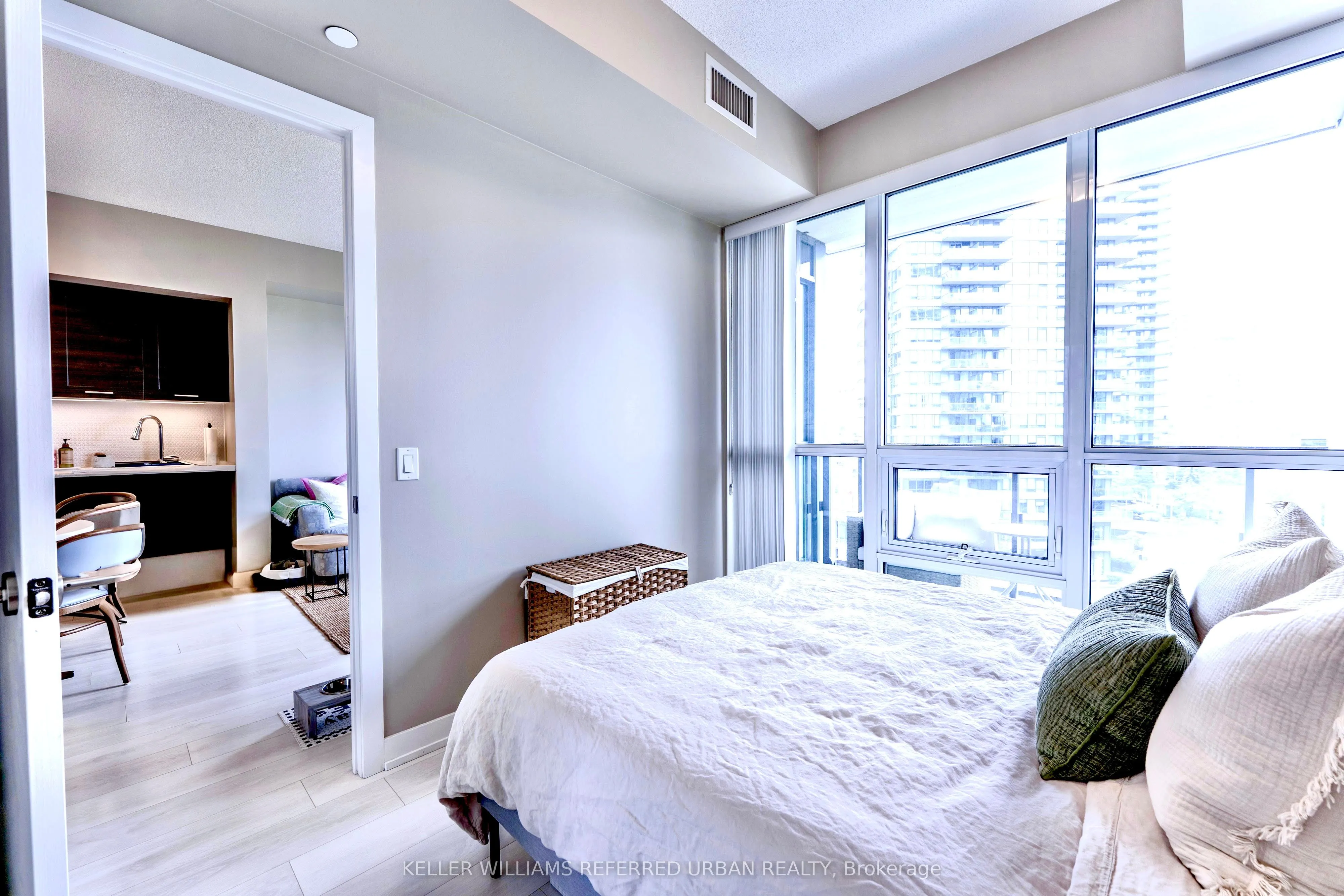 2212 Lake Shore Boulevard W, #1005