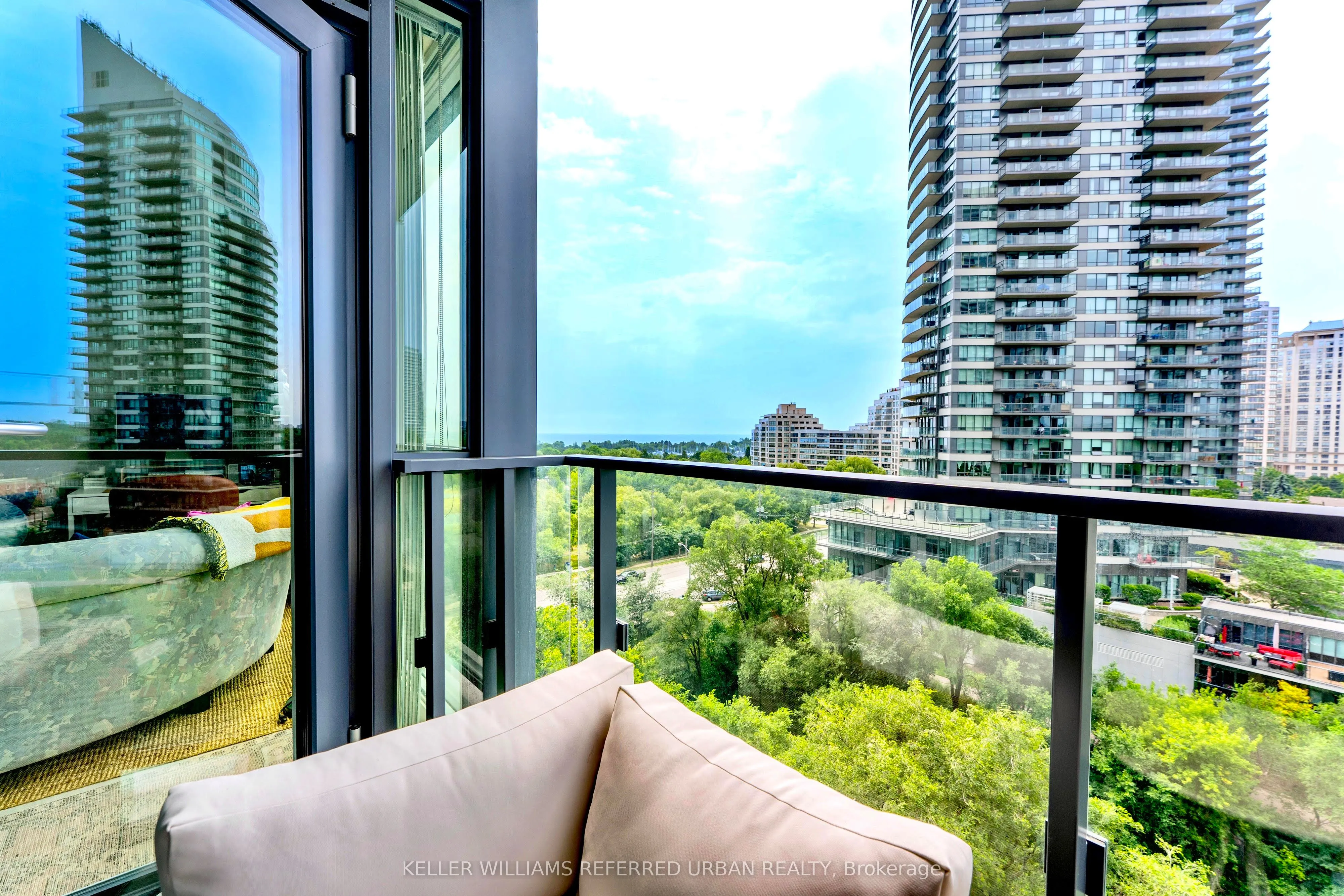 2212 Lake Shore Boulevard W, #1005