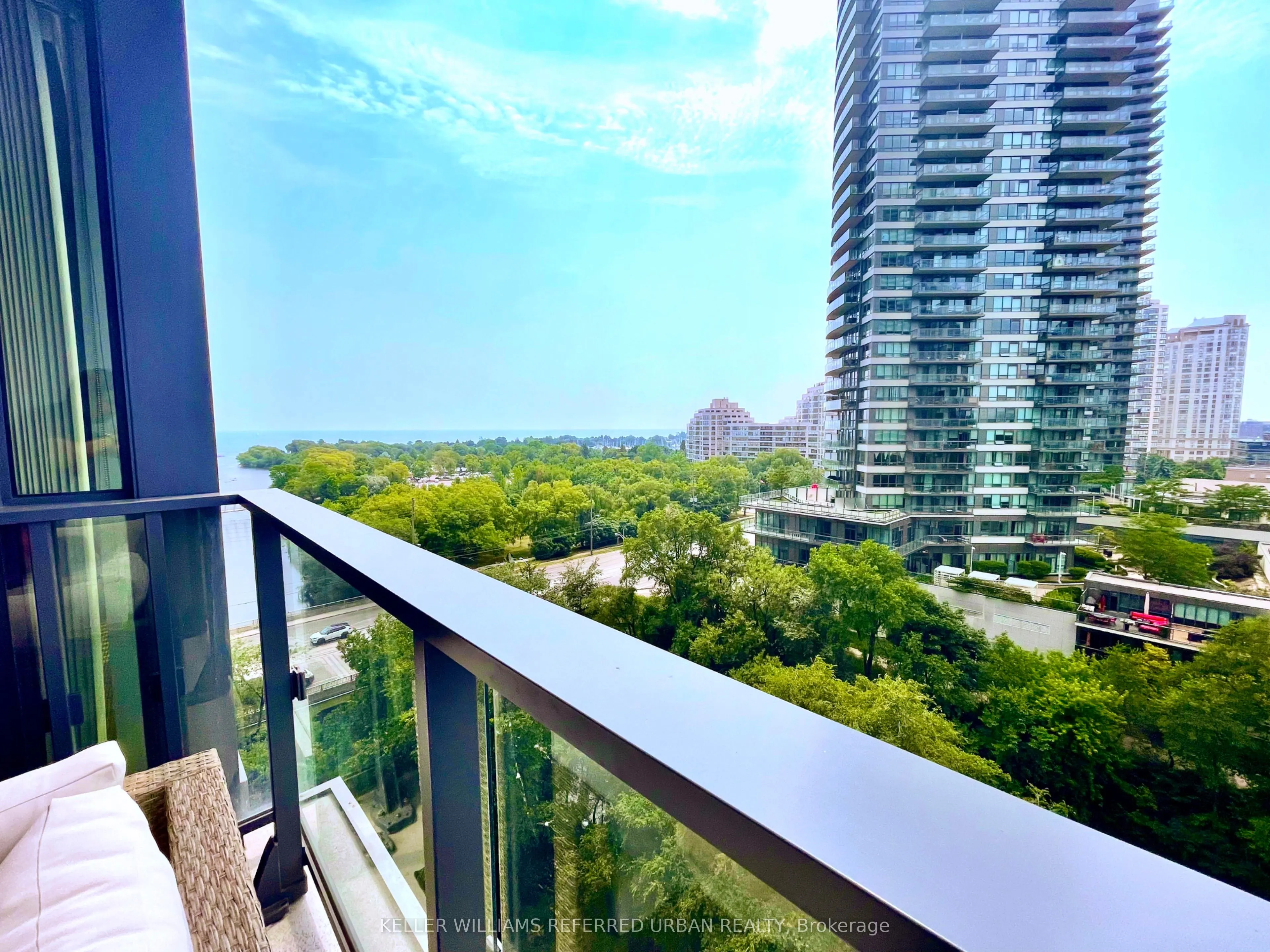 2212 Lake Shore Boulevard W, #1005