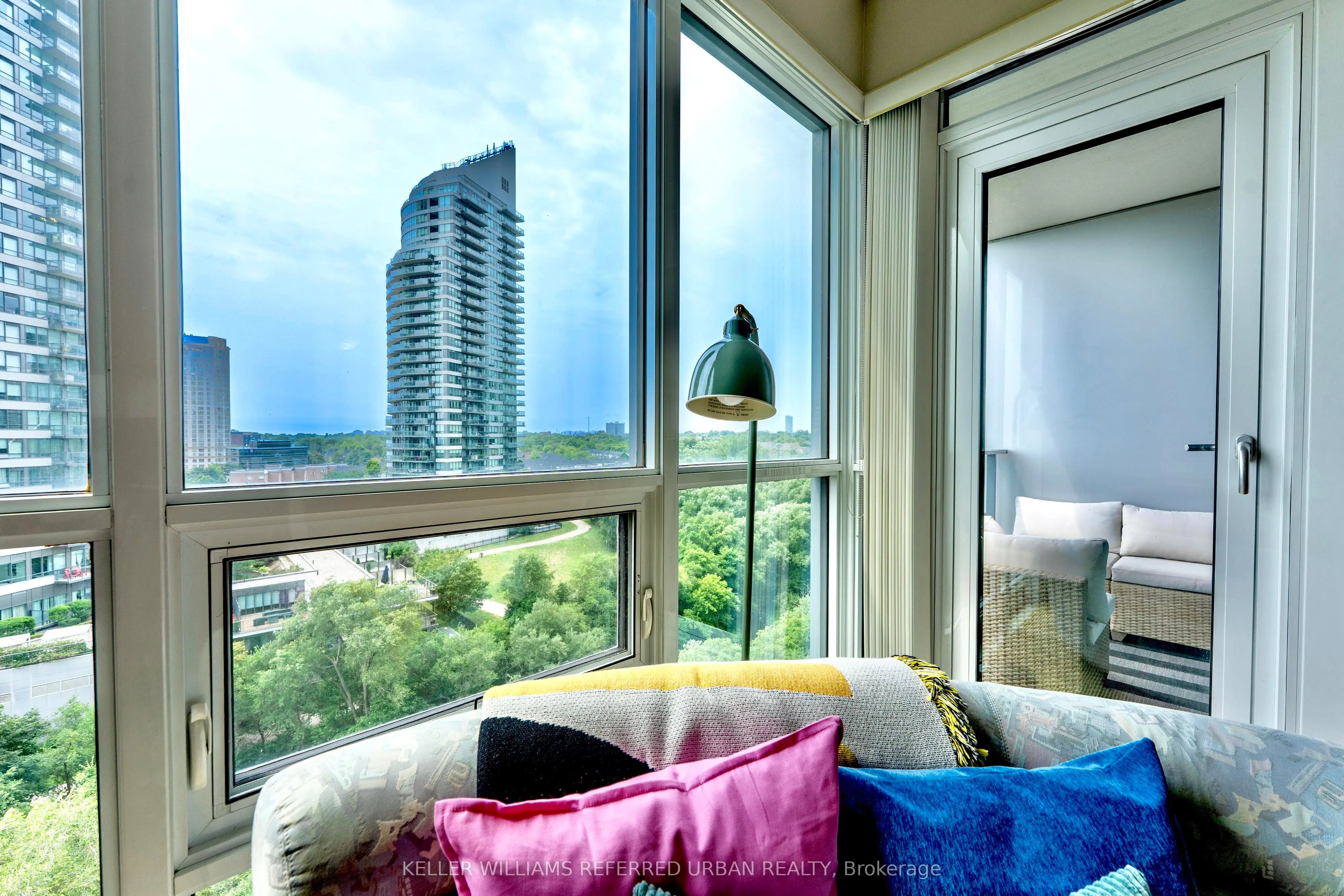 2212 Lake Shore Boulevard W, #1005