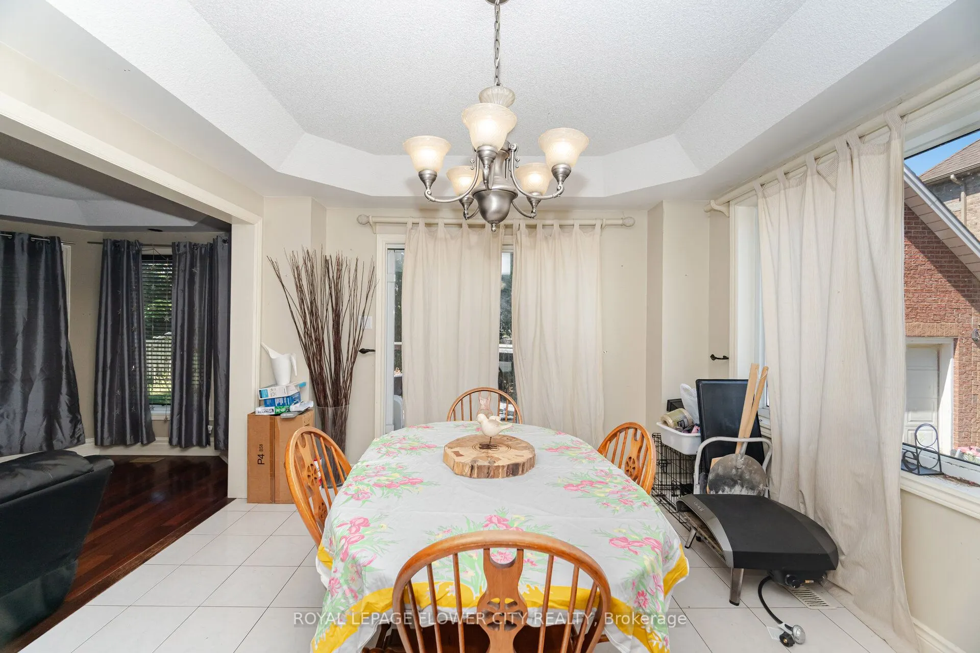 14 Antrim Court E