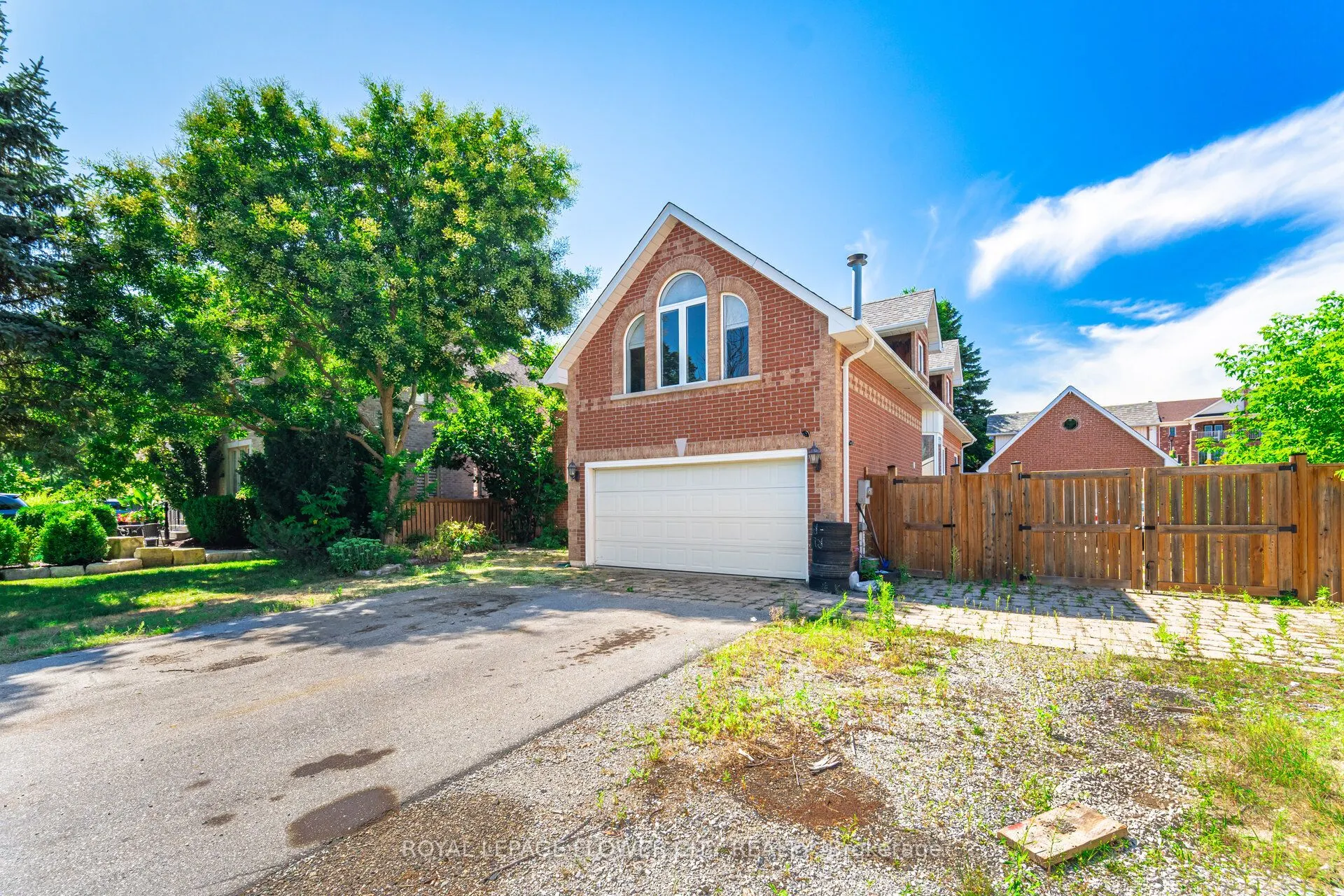 14 Antrim Court E