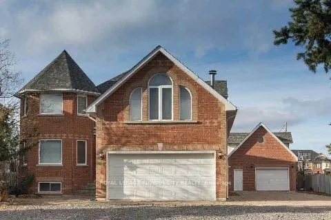 14 Antrim Court E
