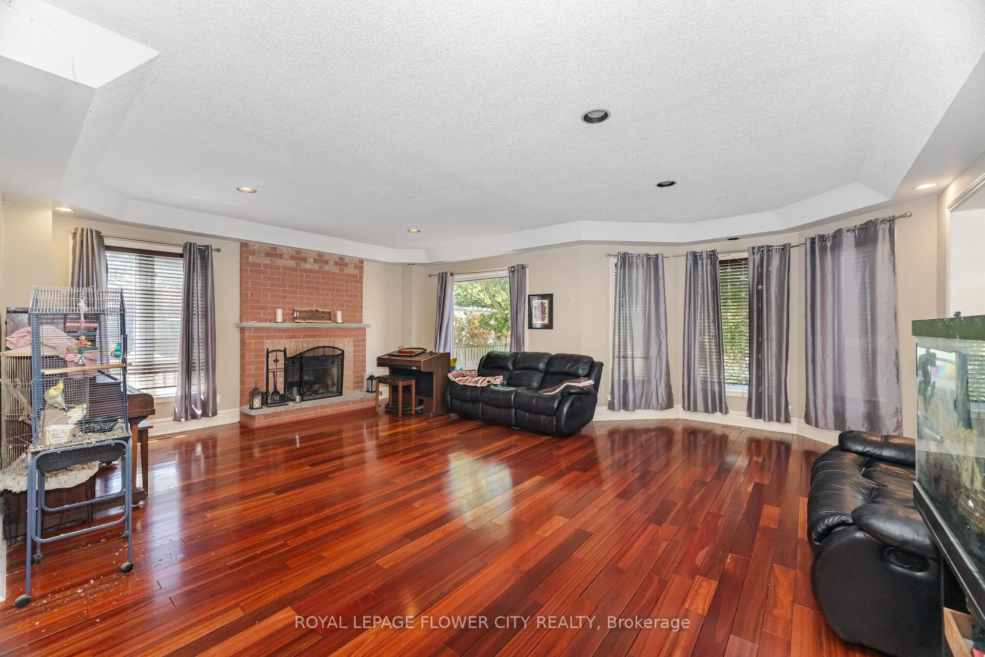14 Antrim Court E