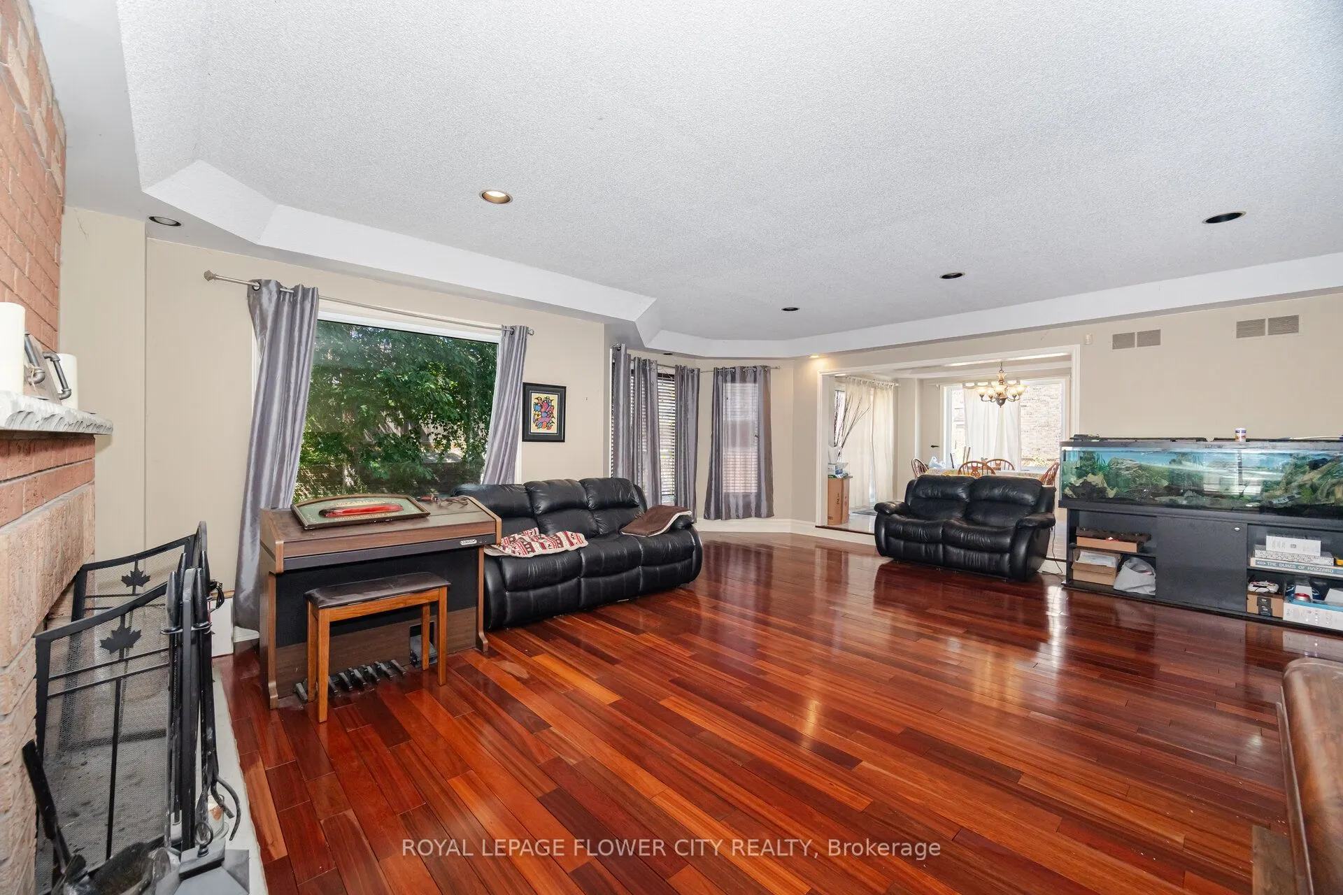 14 Antrim Court E