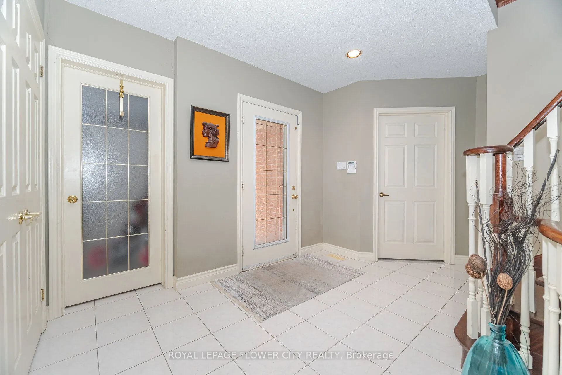 14 Antrim Court E