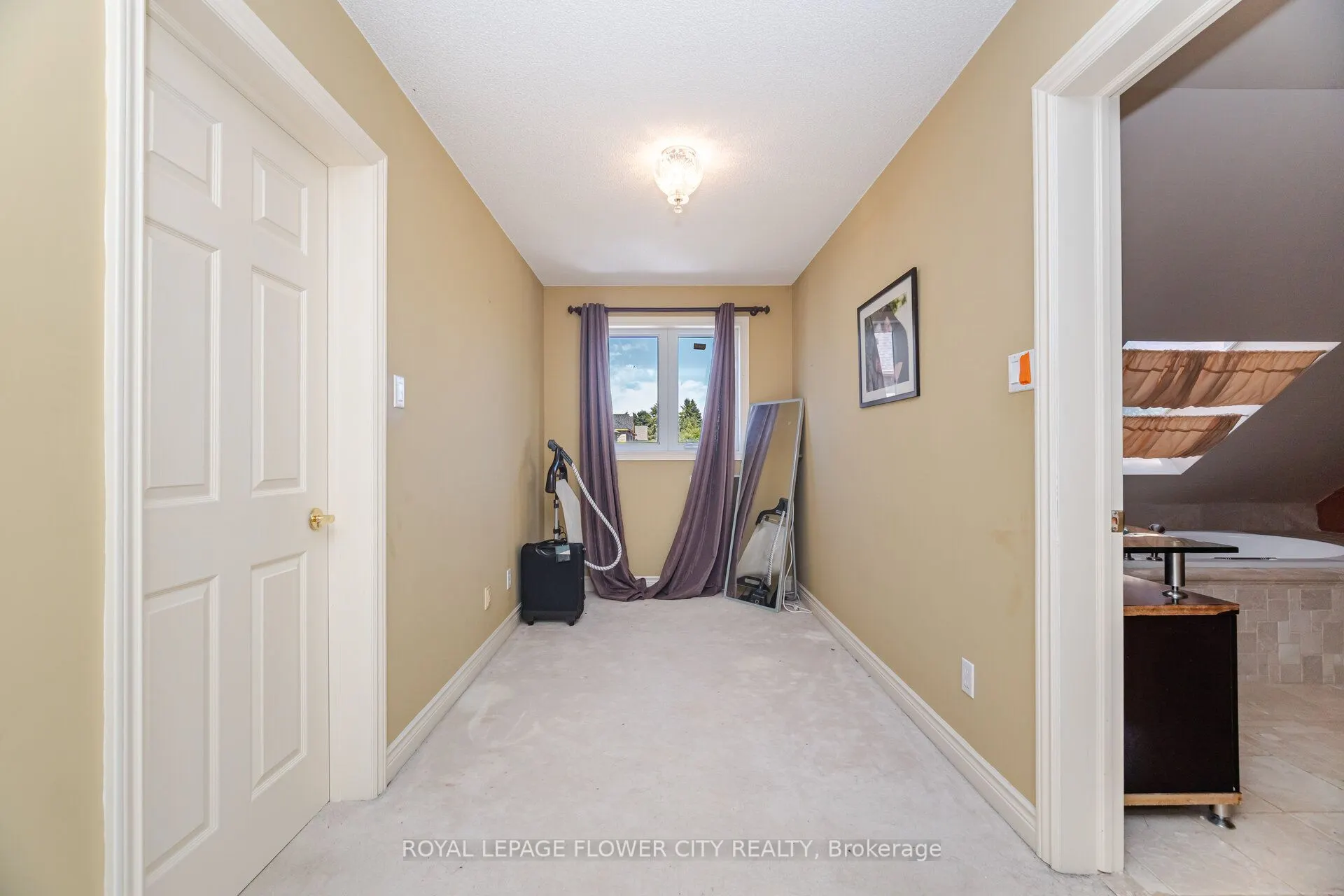 14 Antrim Court E