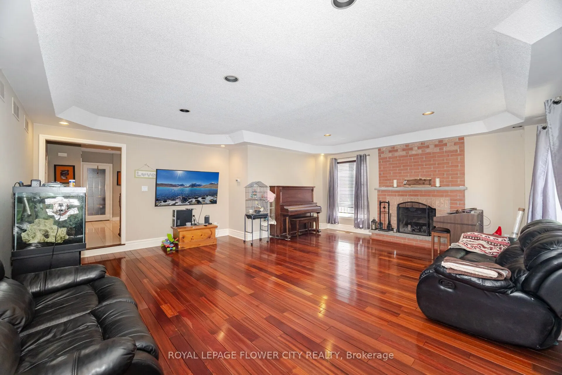 14 Antrim Court E