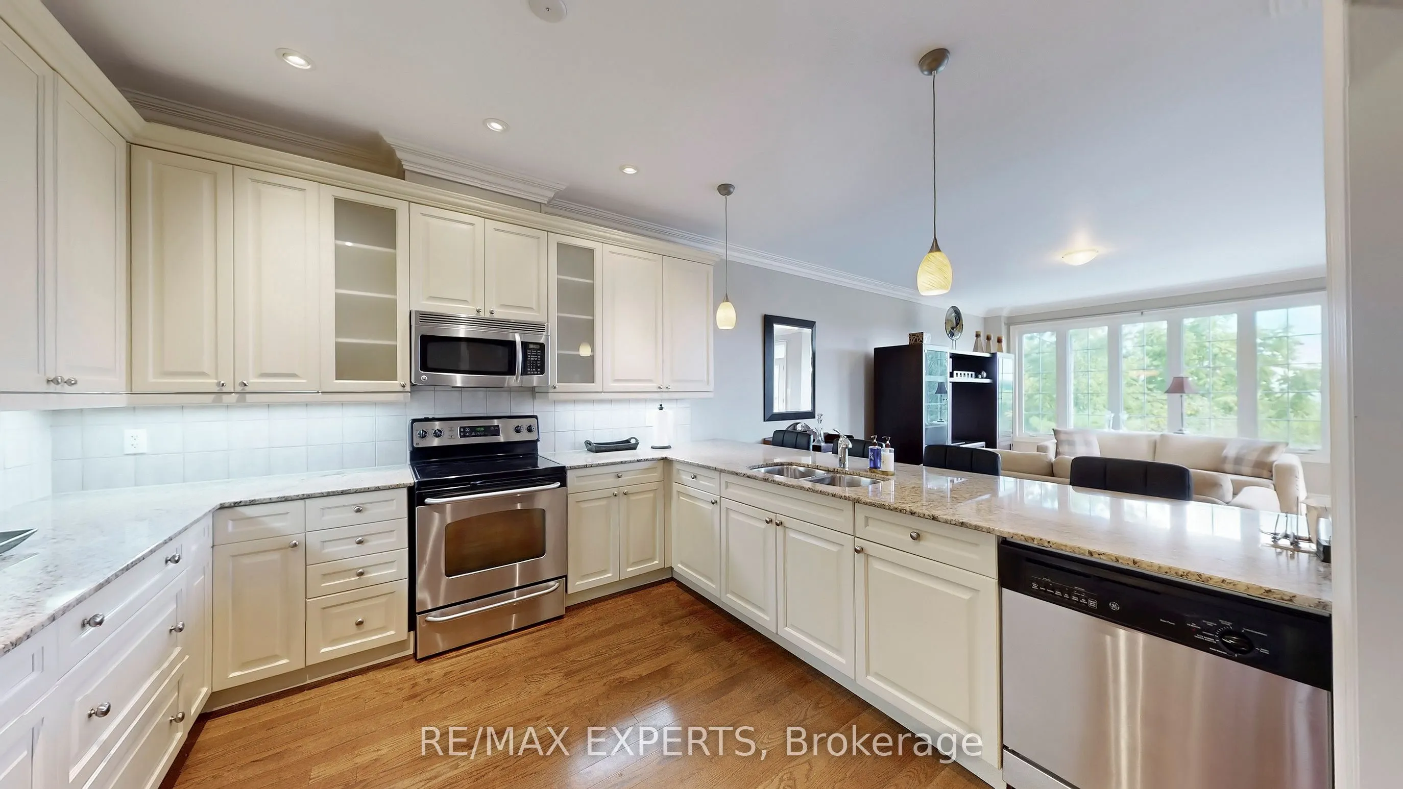 110 Rolling Hills Lane W