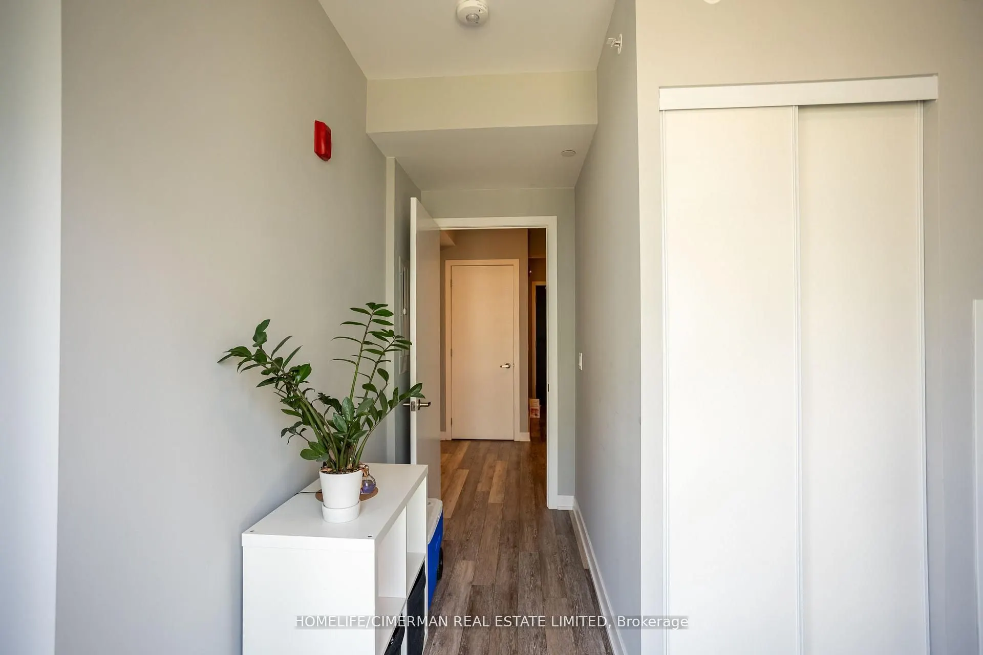 5260 Dundas Street, #C323