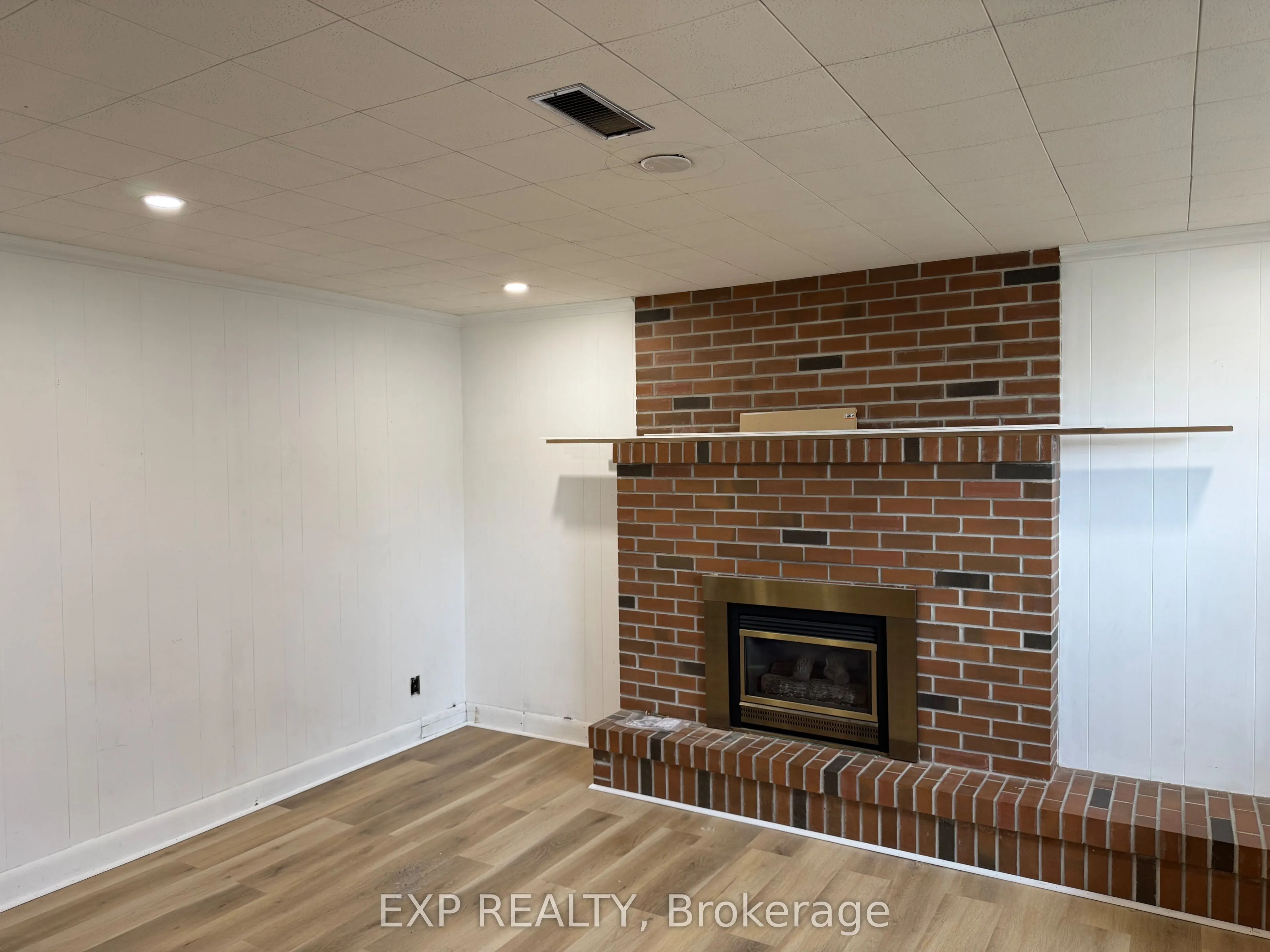 2343 Redfern Road