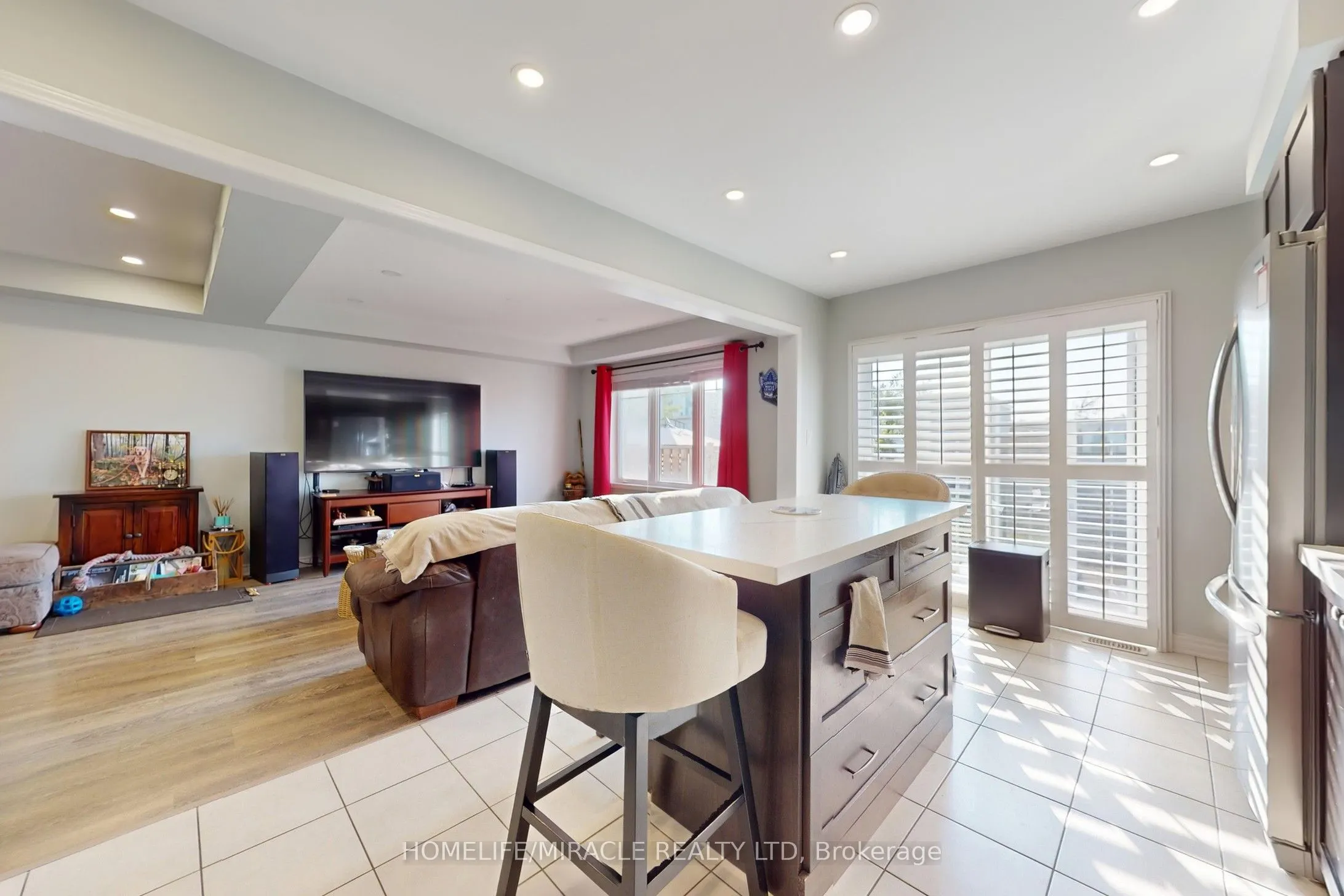 1168 Duignan Crescent