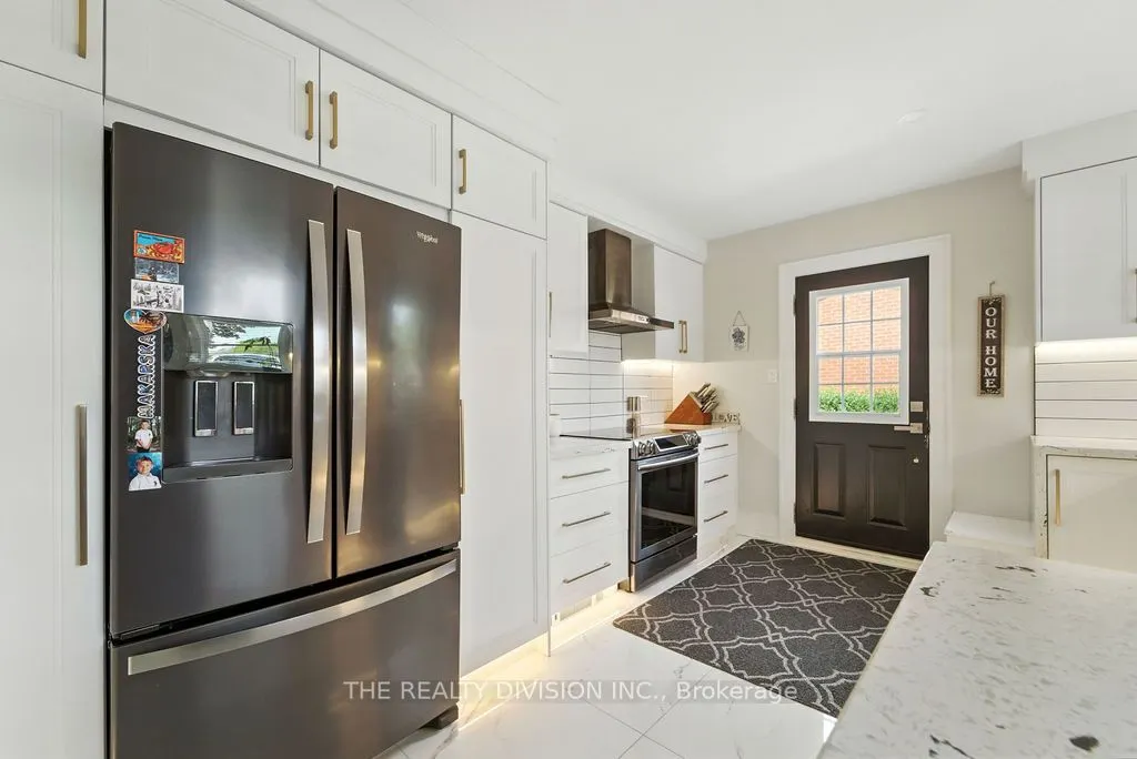 1238 De Quincy Crescent
