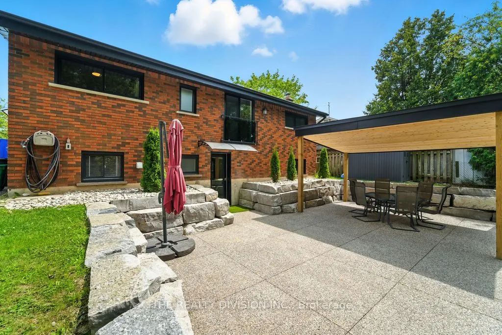 1238 De Quincy Crescent