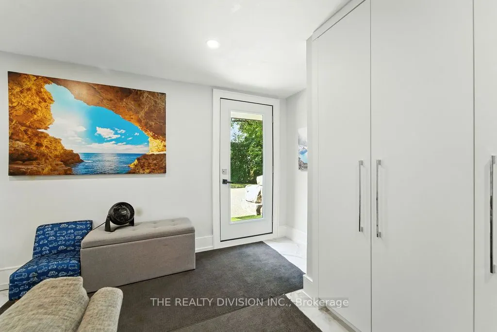1238 De Quincy Crescent