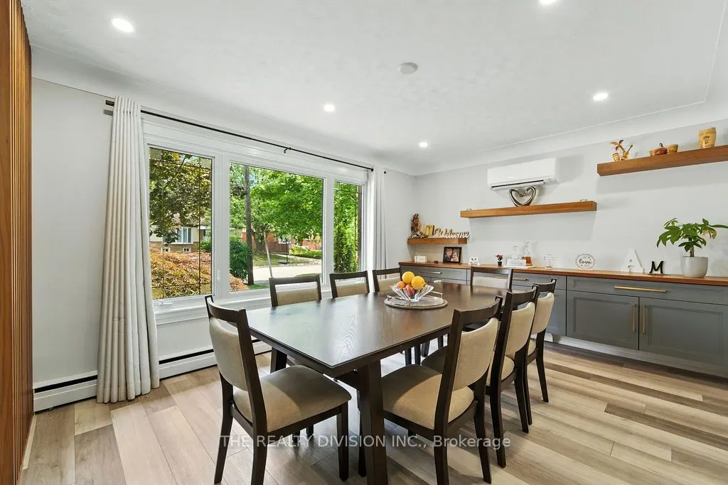 1238 De Quincy Crescent