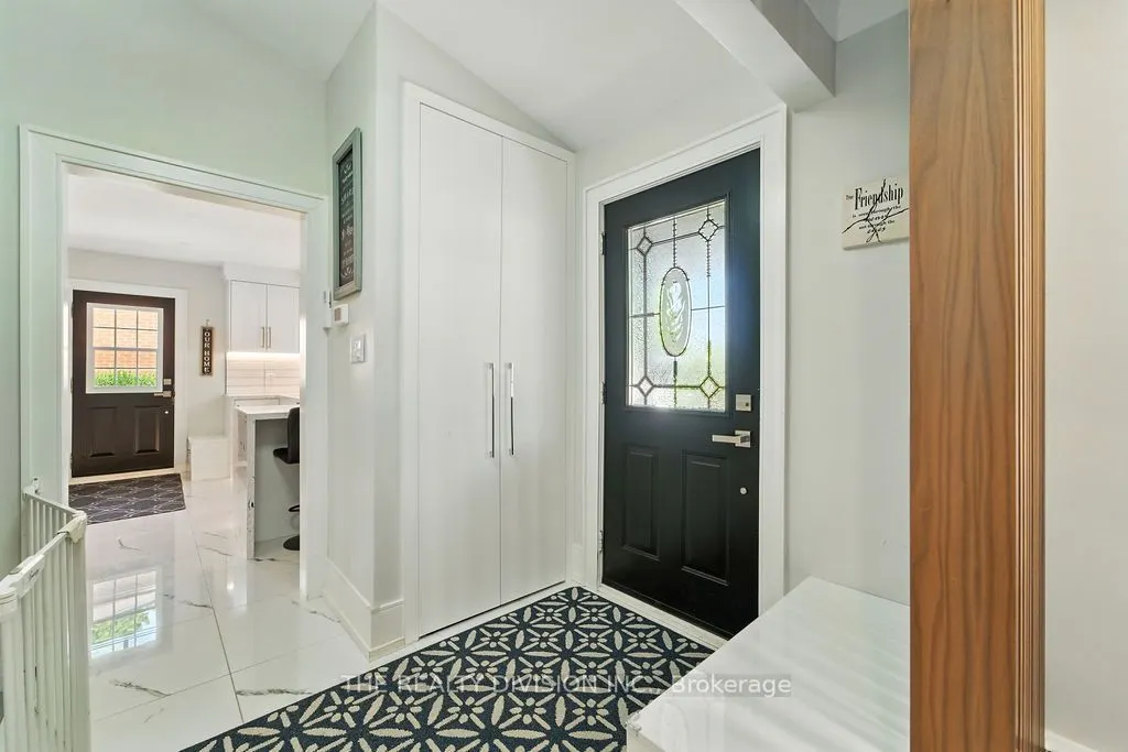 1238 De Quincy Crescent