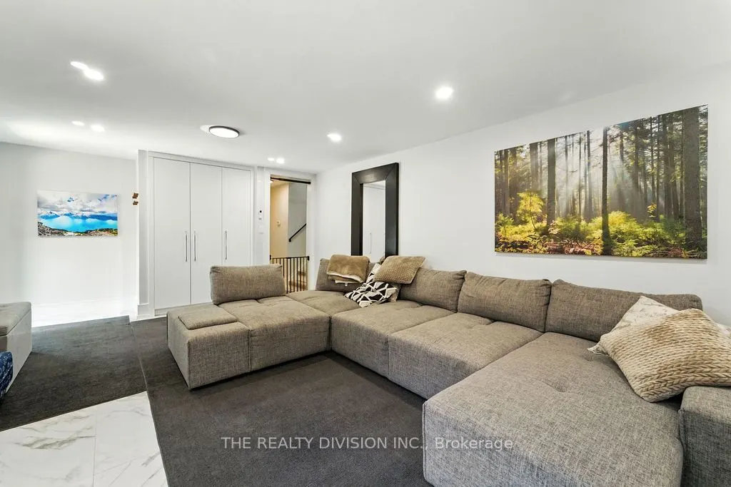 1238 De Quincy Crescent