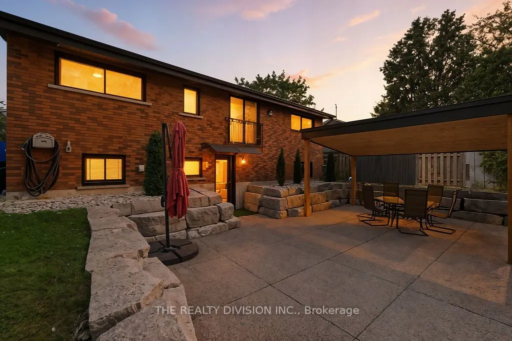 1238 De Quincy Crescent