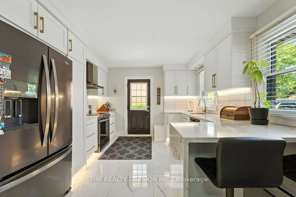 1238 De Quincy Crescent