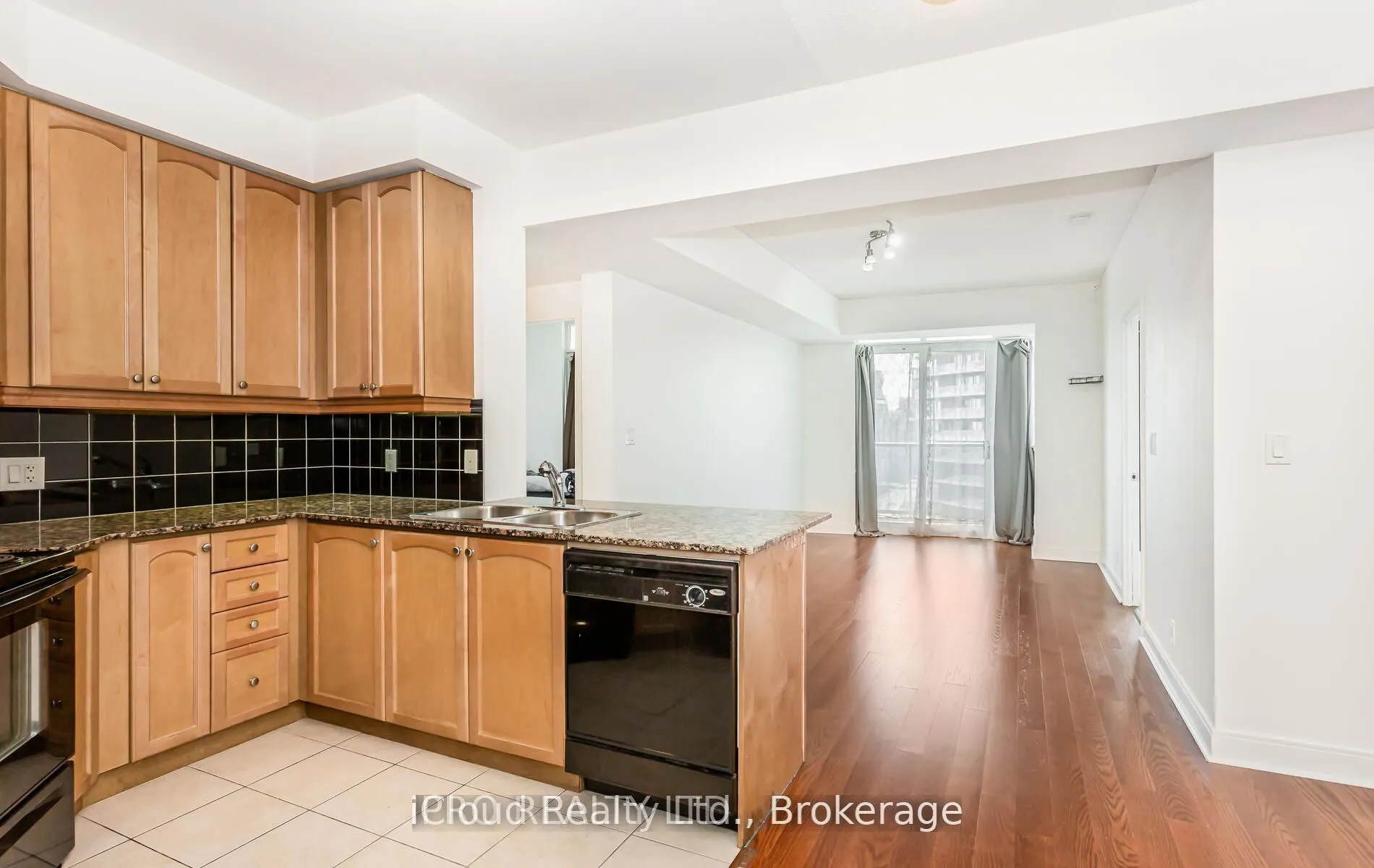 80 Absolute Avenue W, #2807