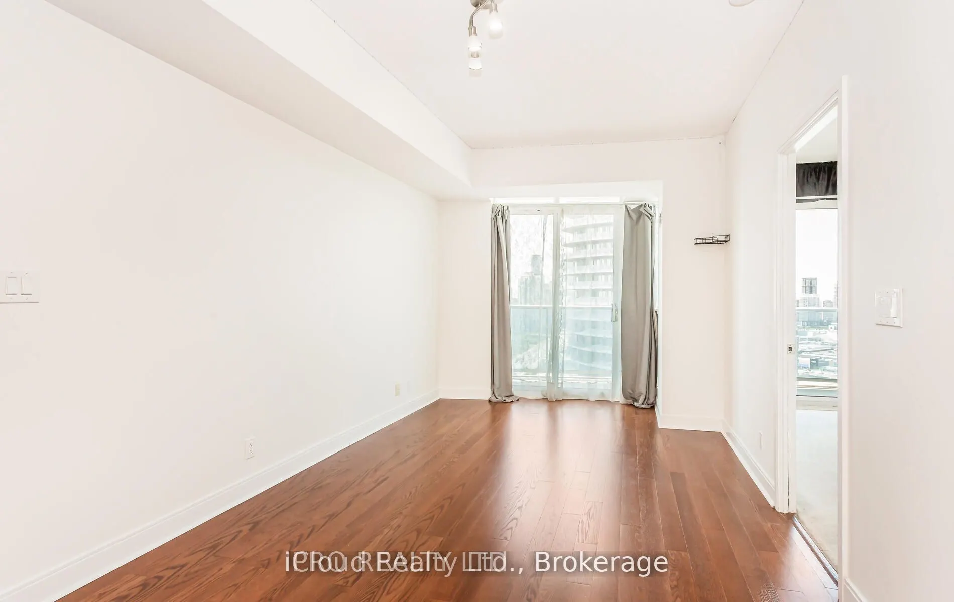80 Absolute Avenue W, #2807