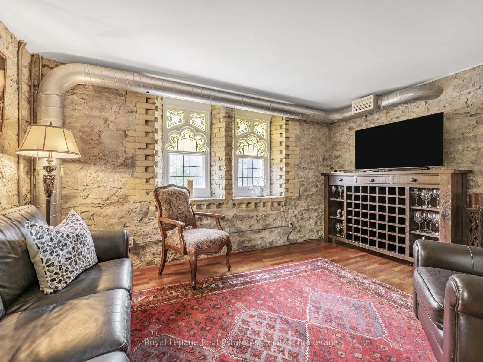 384 Sunnyside Avenue, #102