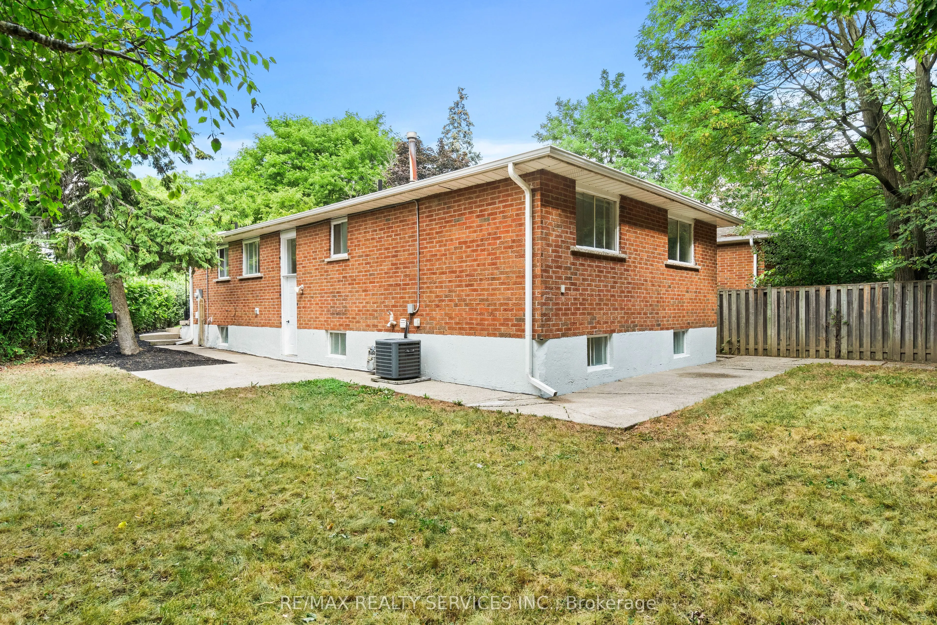 68 Montjoy Crescent
